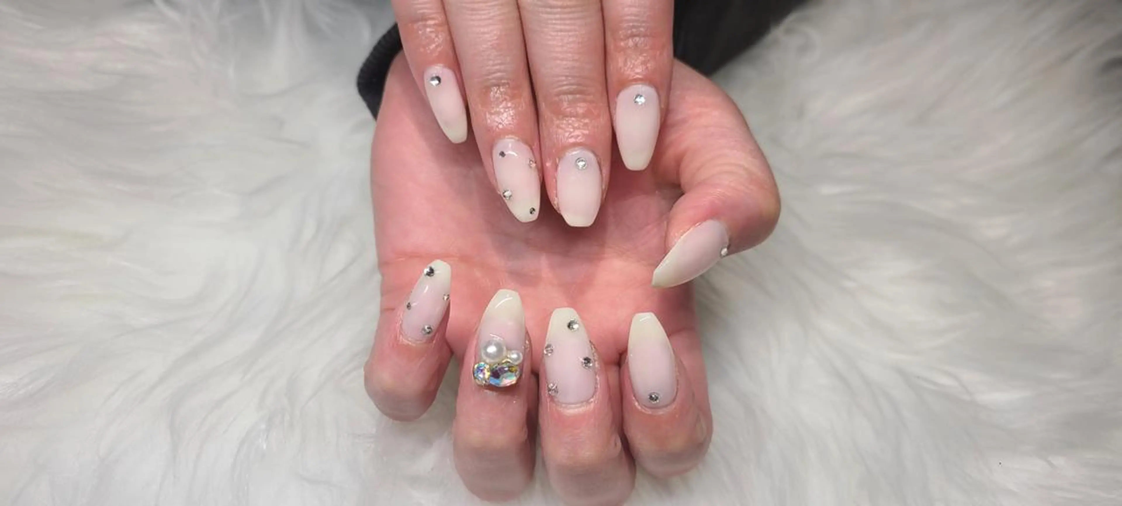 ネイル ワンカラーネイル ホワイト ハンドネイル Ravissy nail.のネイルデザイン