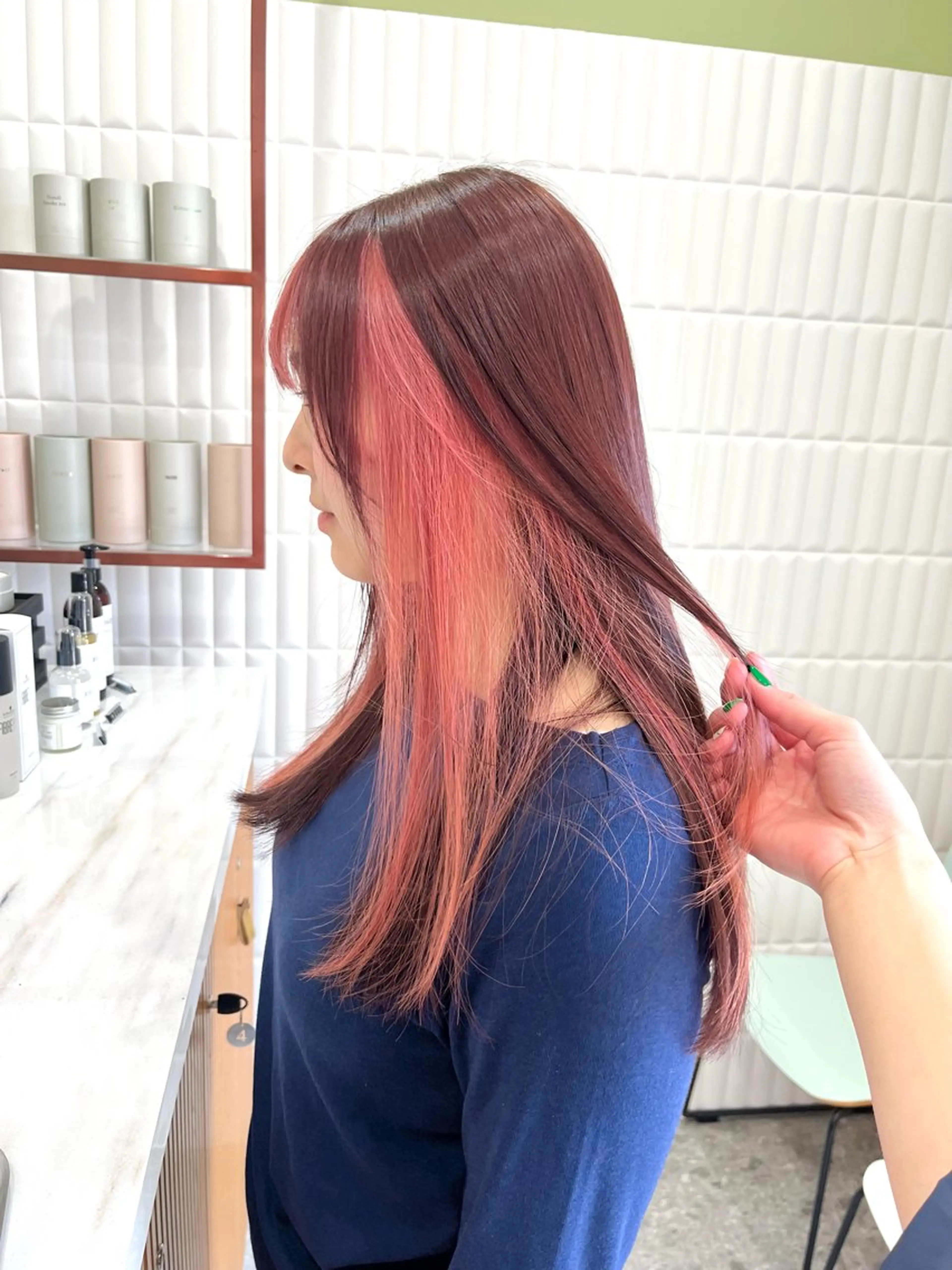 ロング ピンクブラウン カット ヘアカラー トリートメント 番匠 海遊のヘアスタイル