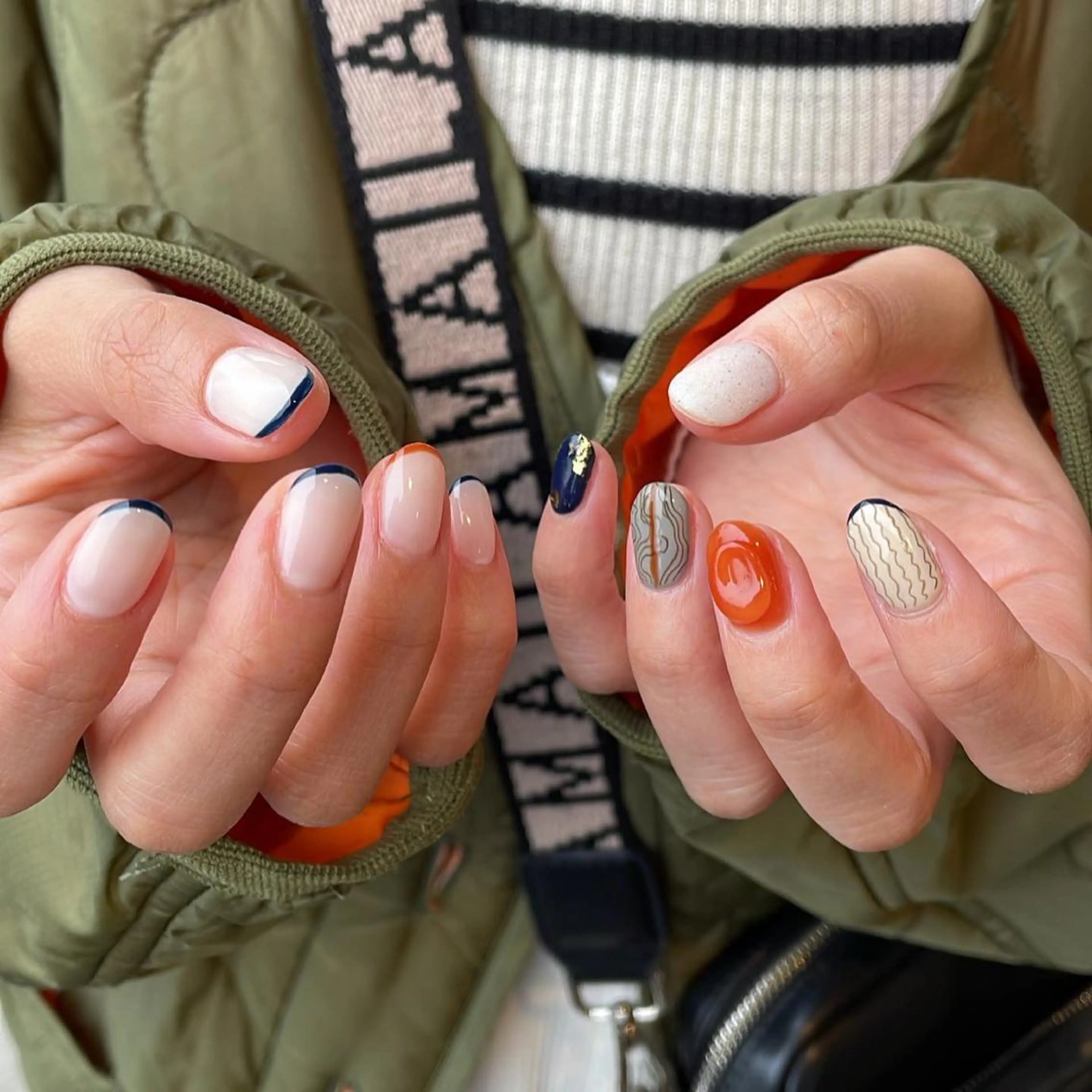 ネイル ネイビー オレンジ private nailsalon Fofo所属・Fofo フォフォのネイルデザイン