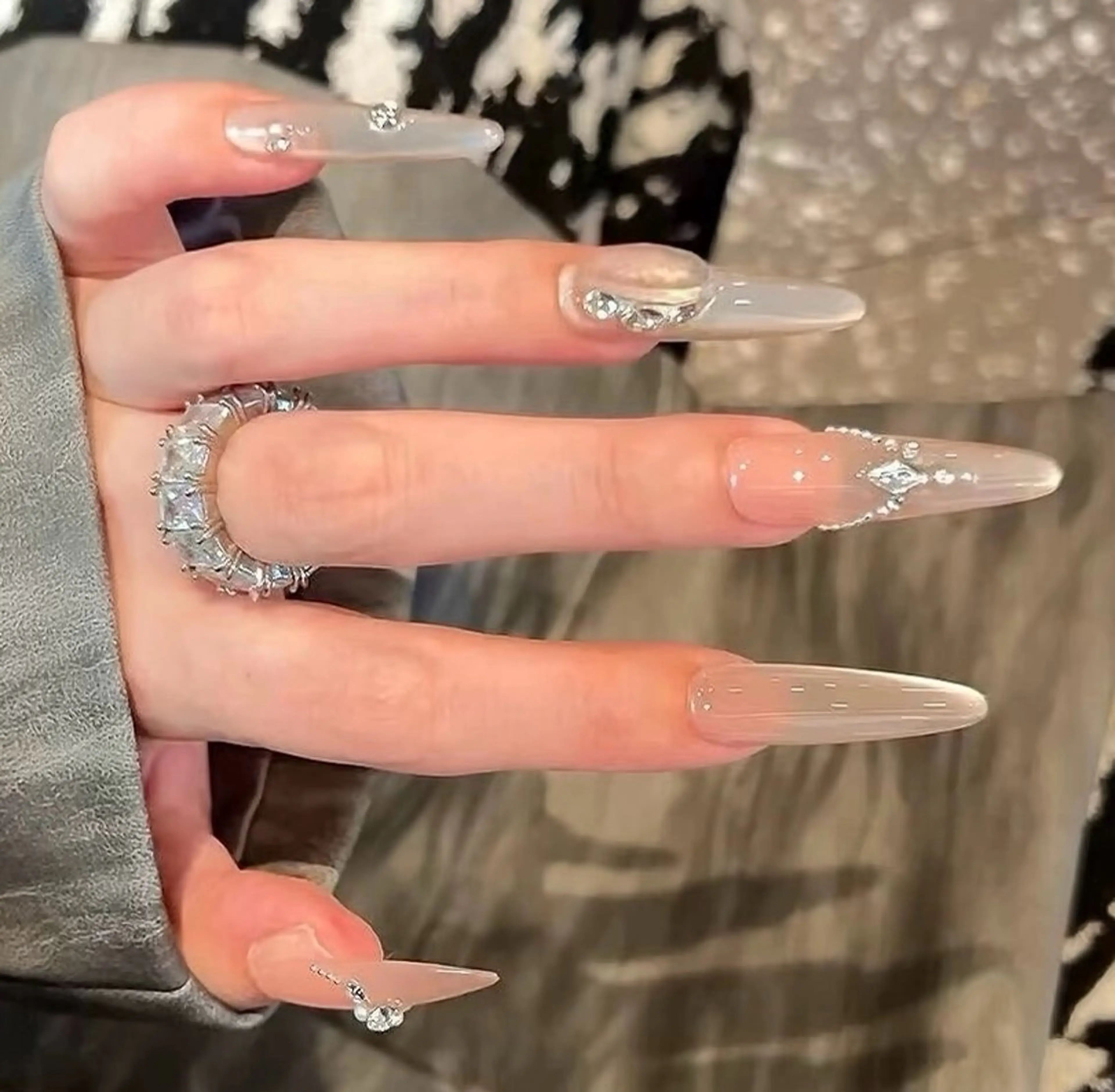 ネイル チークネイル 長さ出し フレンチネイル ガーリー 韓国ネイル sun nail池袋 モデル募集のネイルデザイン