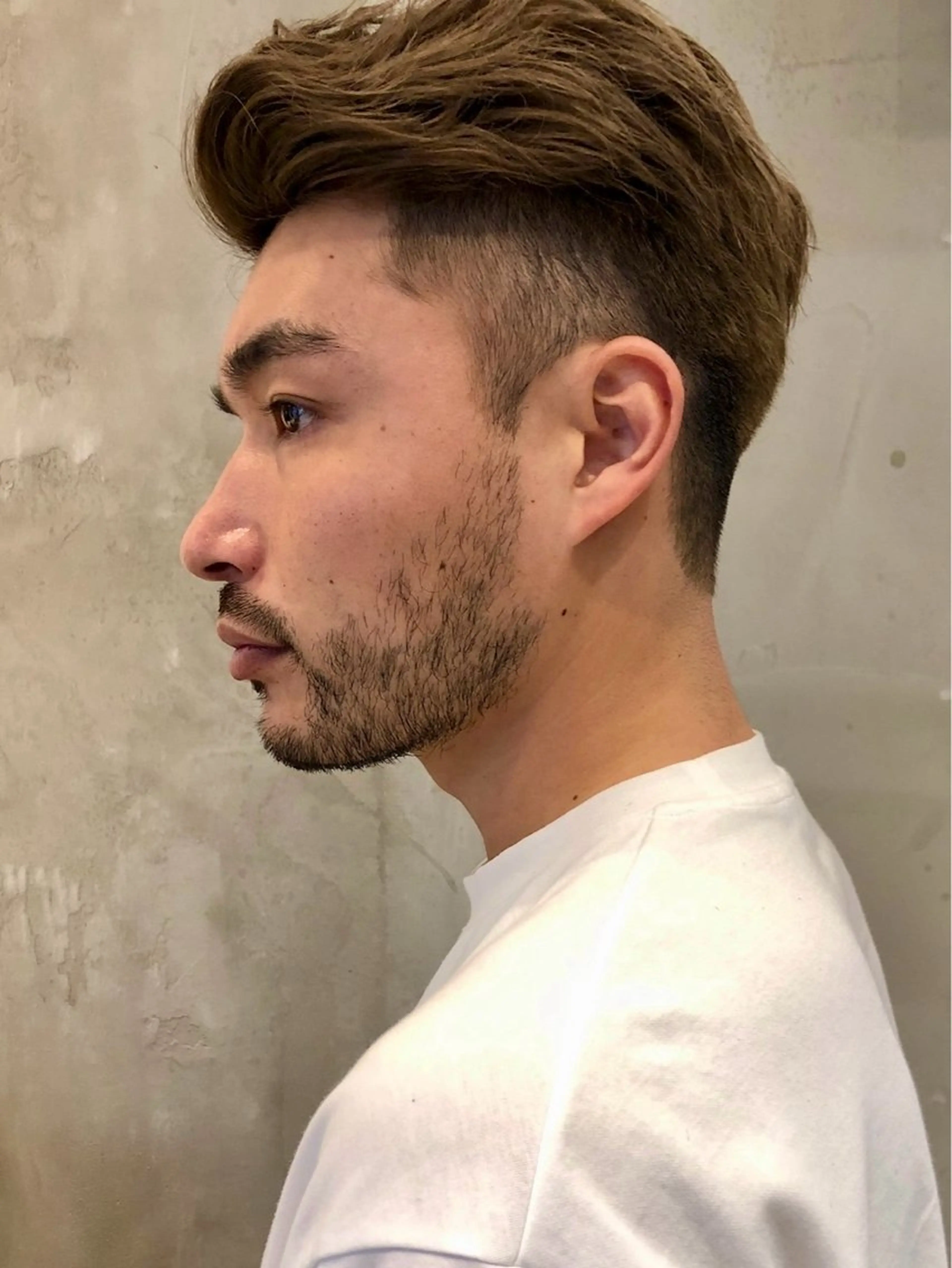 ショート パーマ メンズ ビジネス センターパート フェードカット フェザーパーマ メンズ韓国風 カット パーマ トリートメント ヘアセット amie高崎所属・高崎メンズパーマ 髪質改善TAKEのヘアスタイル