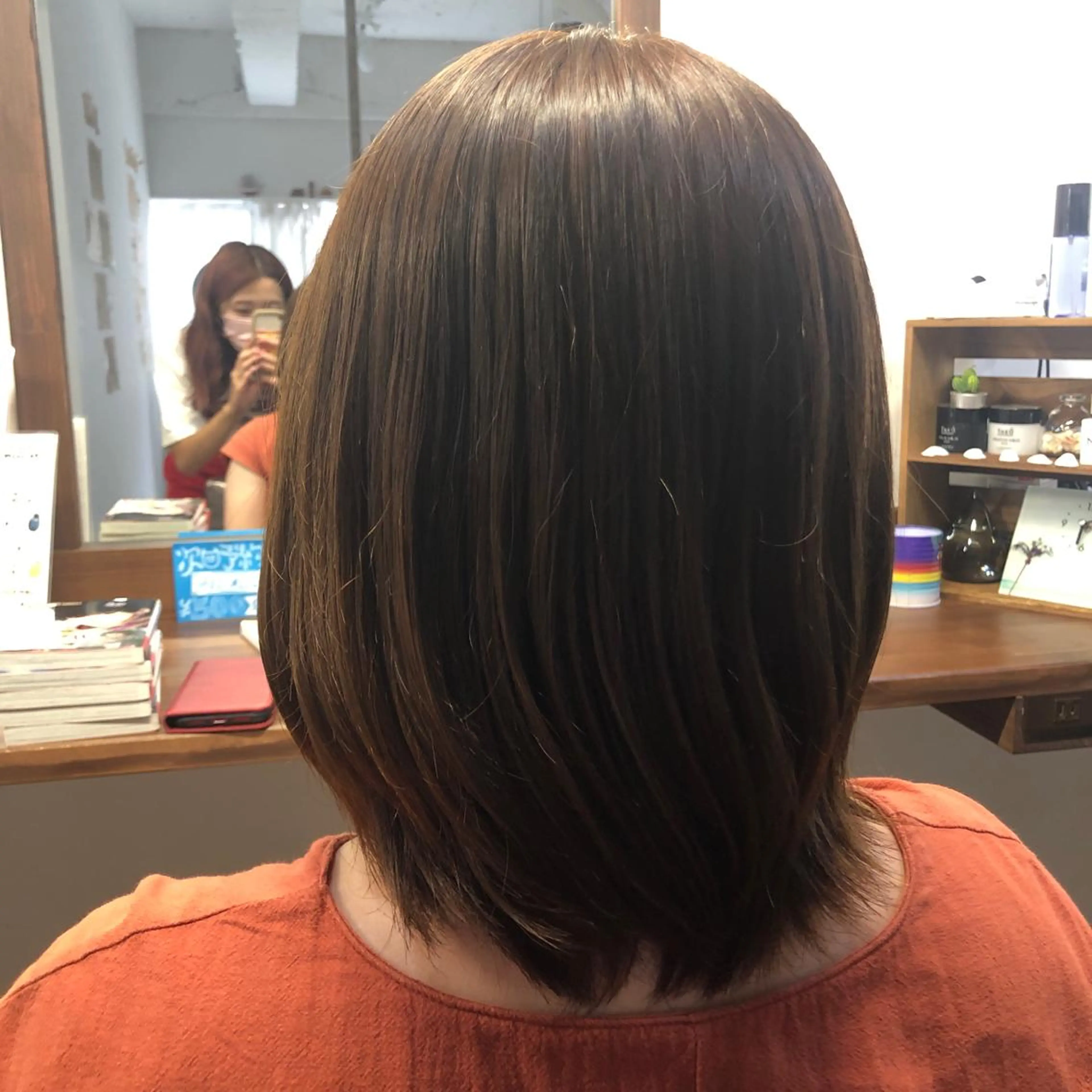 ミディアム カラー ブリーチ ブリーチなしカラー remile西台店所属・つばた みゆ🦋のヘアスタイル