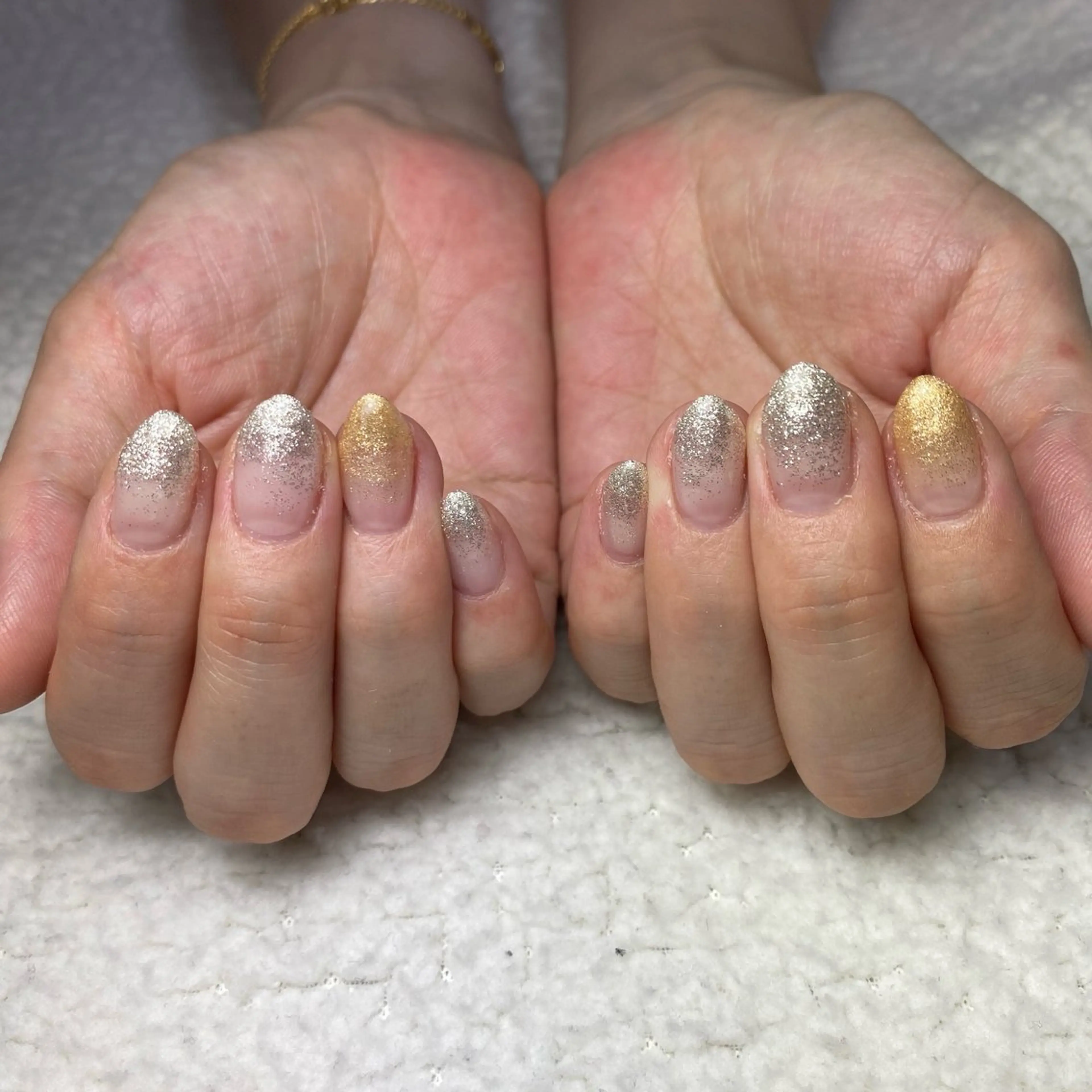 ネイル グラデーション ラメ(グリッター) ラメグラデーション ハンドネイル COCO+所属・COCO +のエステ・リラクイメージ