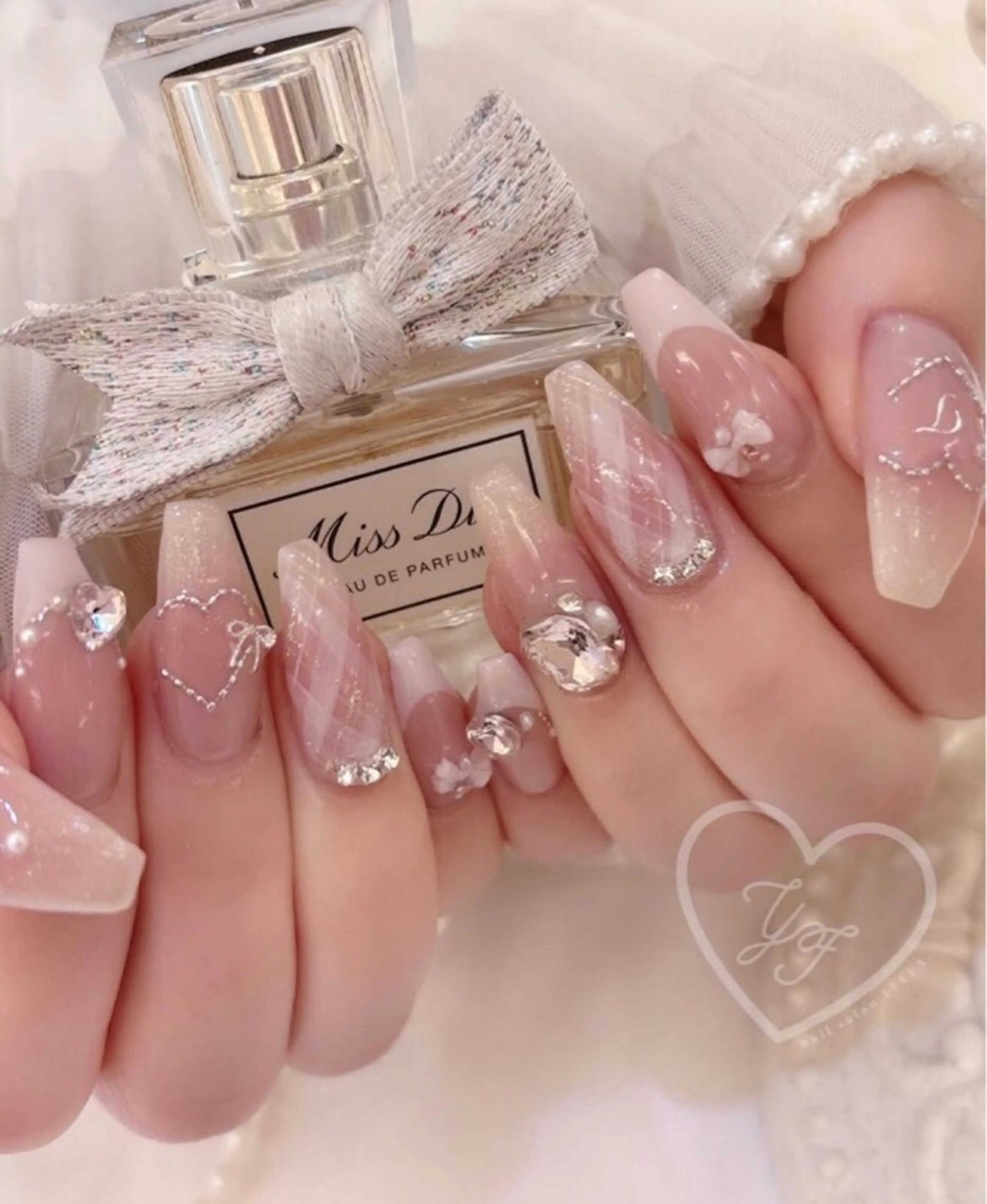 ネイル 長さ出し グラデーション 卒業式 キラキラネイル マグネットネイル ハンドネイル Lee Ainのネイルデザイン