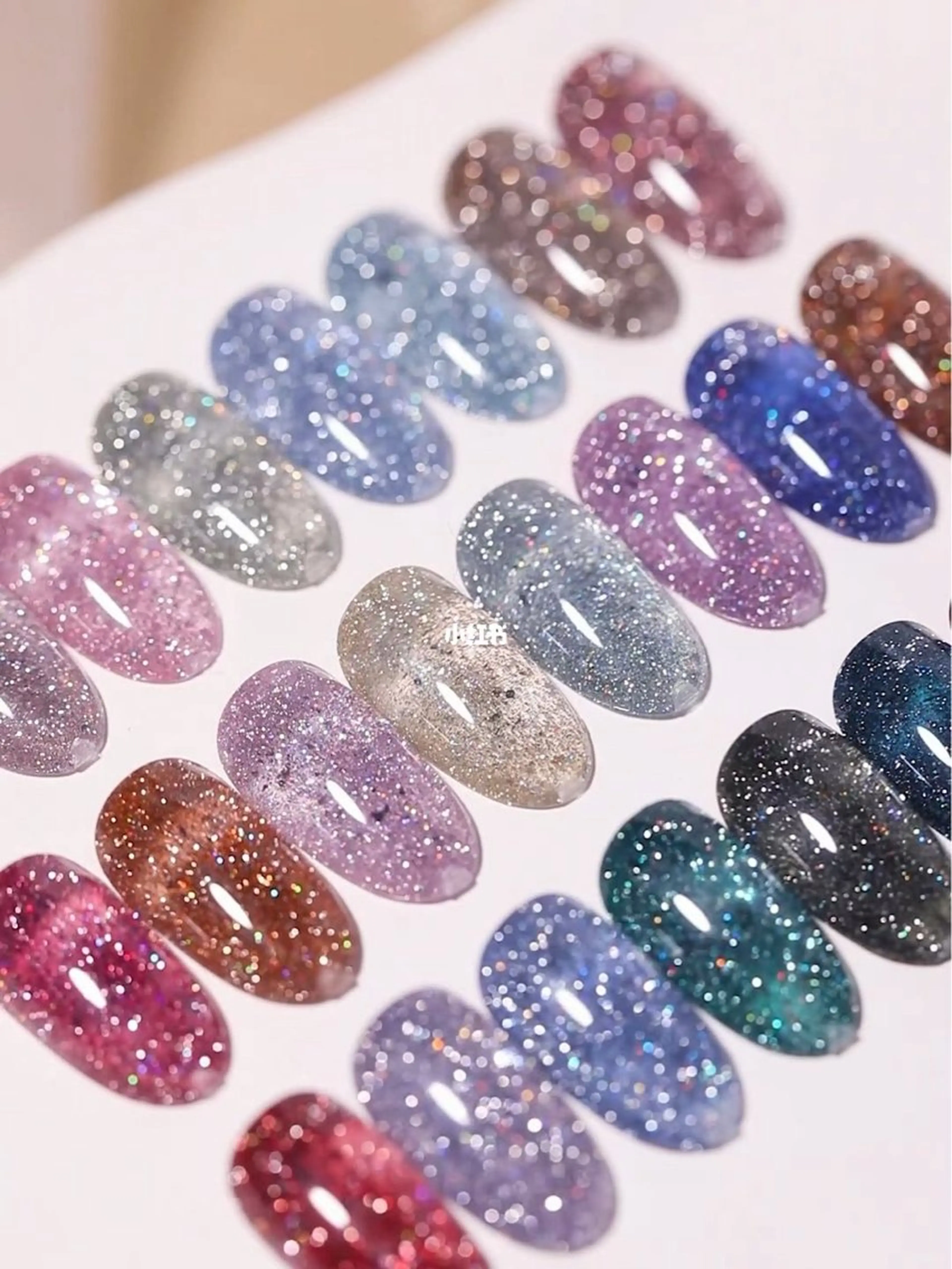 ⭐︎キラキラ⭐︎フラッシュネイル（ソフトオフ込み)の写真