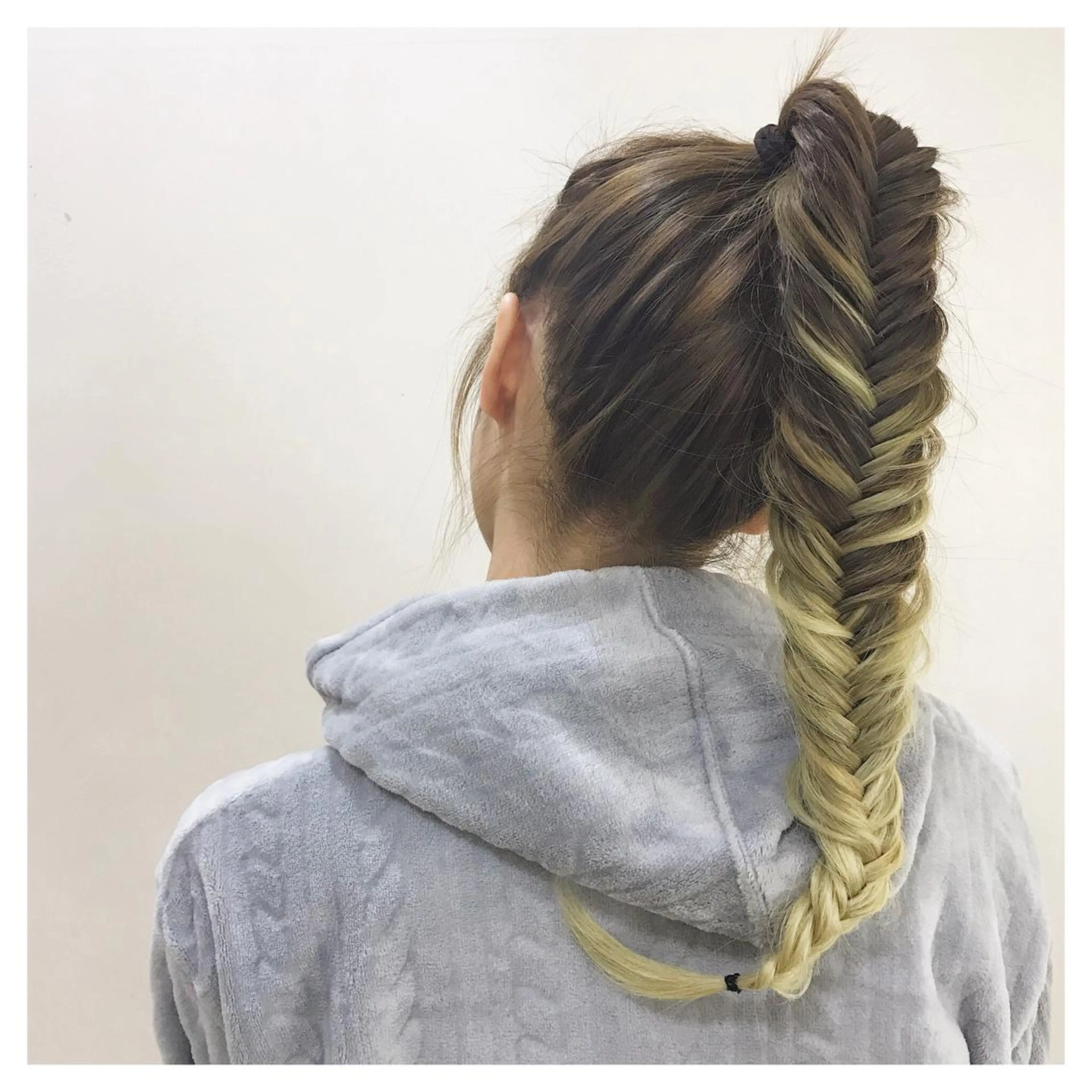 ロング カラー ヘアアレンジ ポニーテール グラデーションカラー ﾊｲﾄｰﾝ/ｼｮｰﾄ 村上淳乃🐥のヘアスタイル