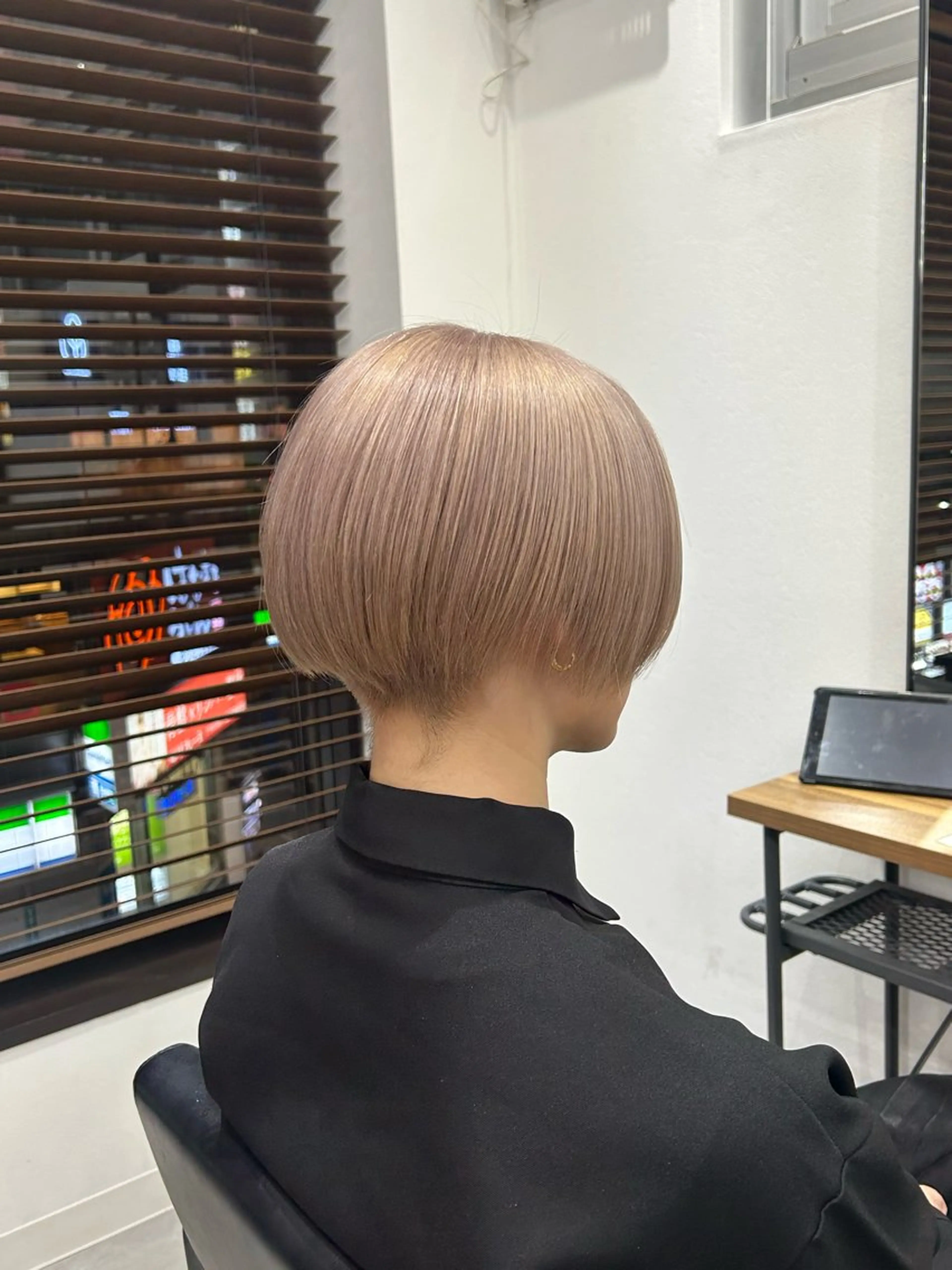 ショート カラー ベージュカラー ブリーチ ミルクティーベージュ ホワイトミルクティーベージュ ENA💗NEXT /ハイトーンエクステのヘアスタイル