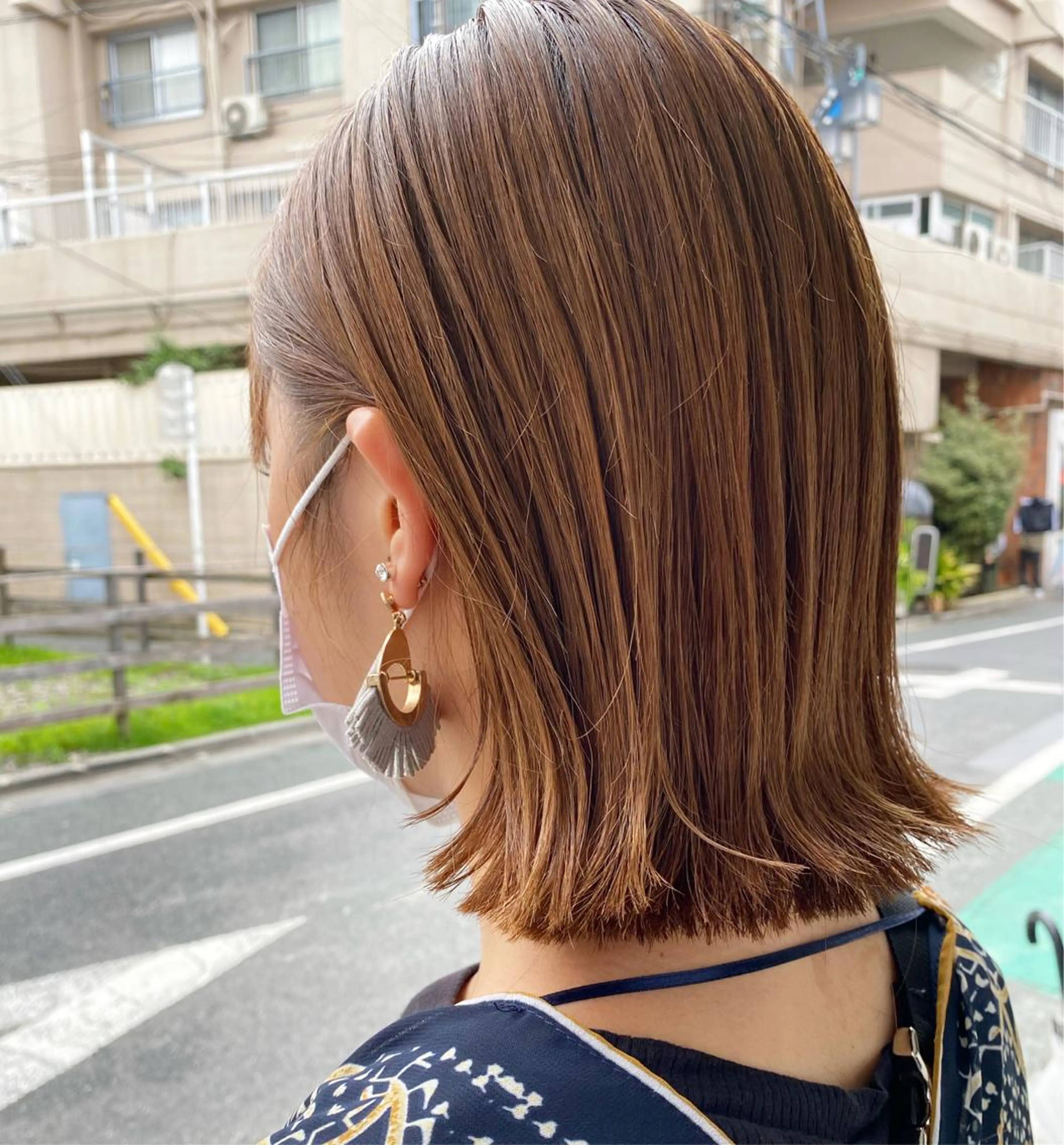 ショート カラー 切りっぱなしボブ ハイトーンカラー ボブ 森貴裕/ベージュ/ パーマ/オリーブのヘアスタイル