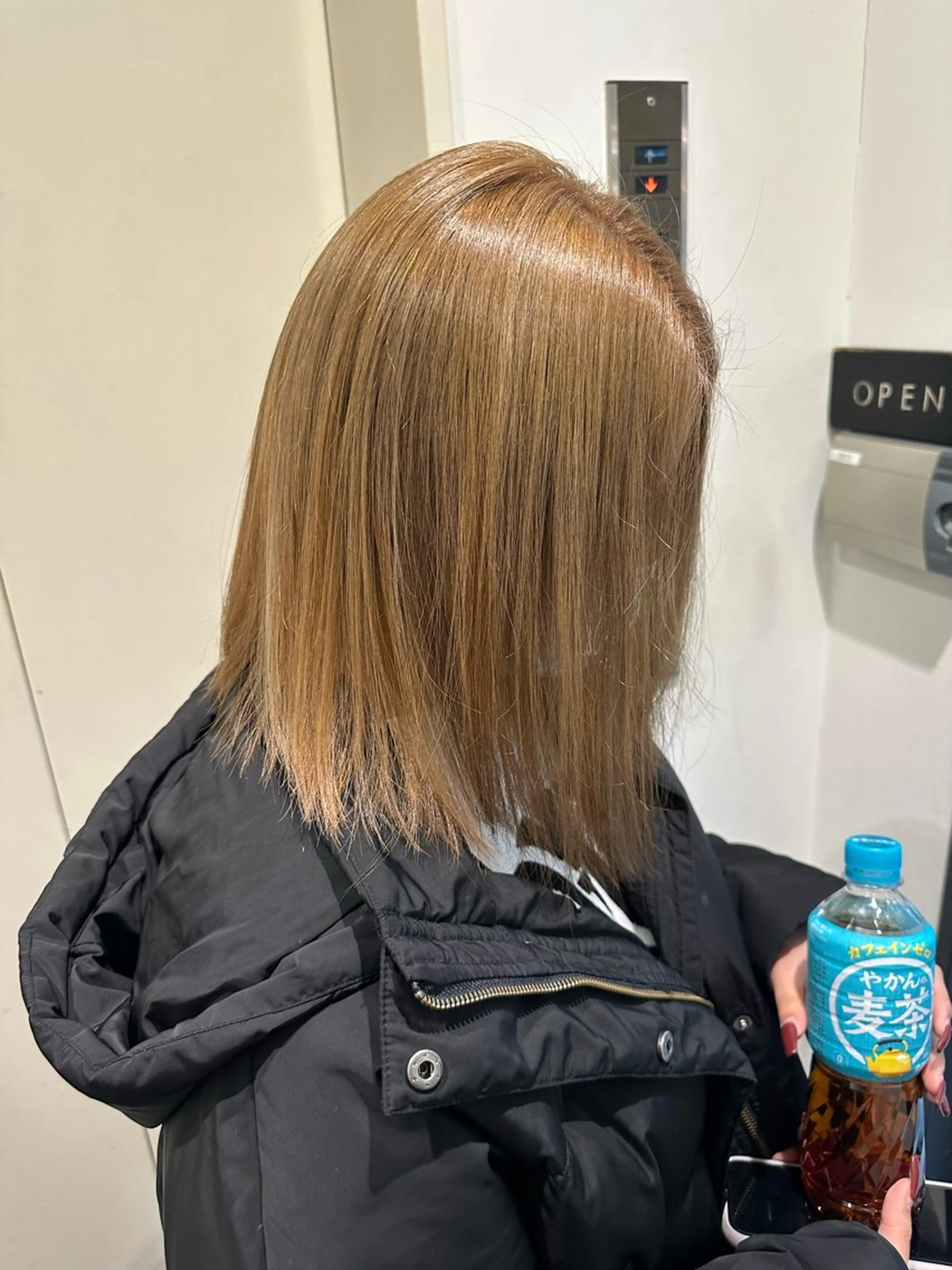 ミディアム カラー ベージュカラー ブリーチ ヘアカラー トリートメント clan所属・志賀 海音のヘアスタイル