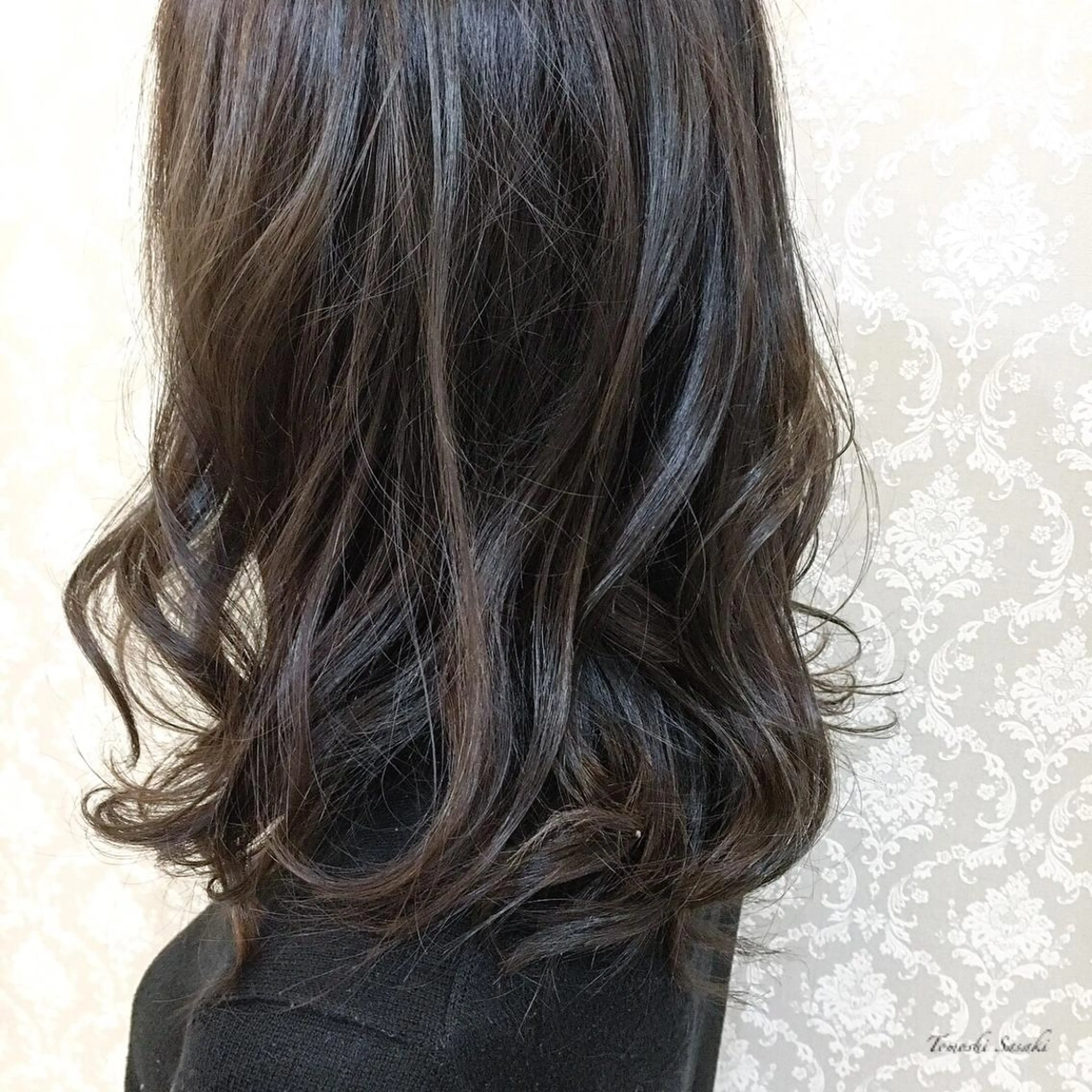 セミロング カラー アッシュ ダークアッシュ ササキ トモシのヘアスタイル