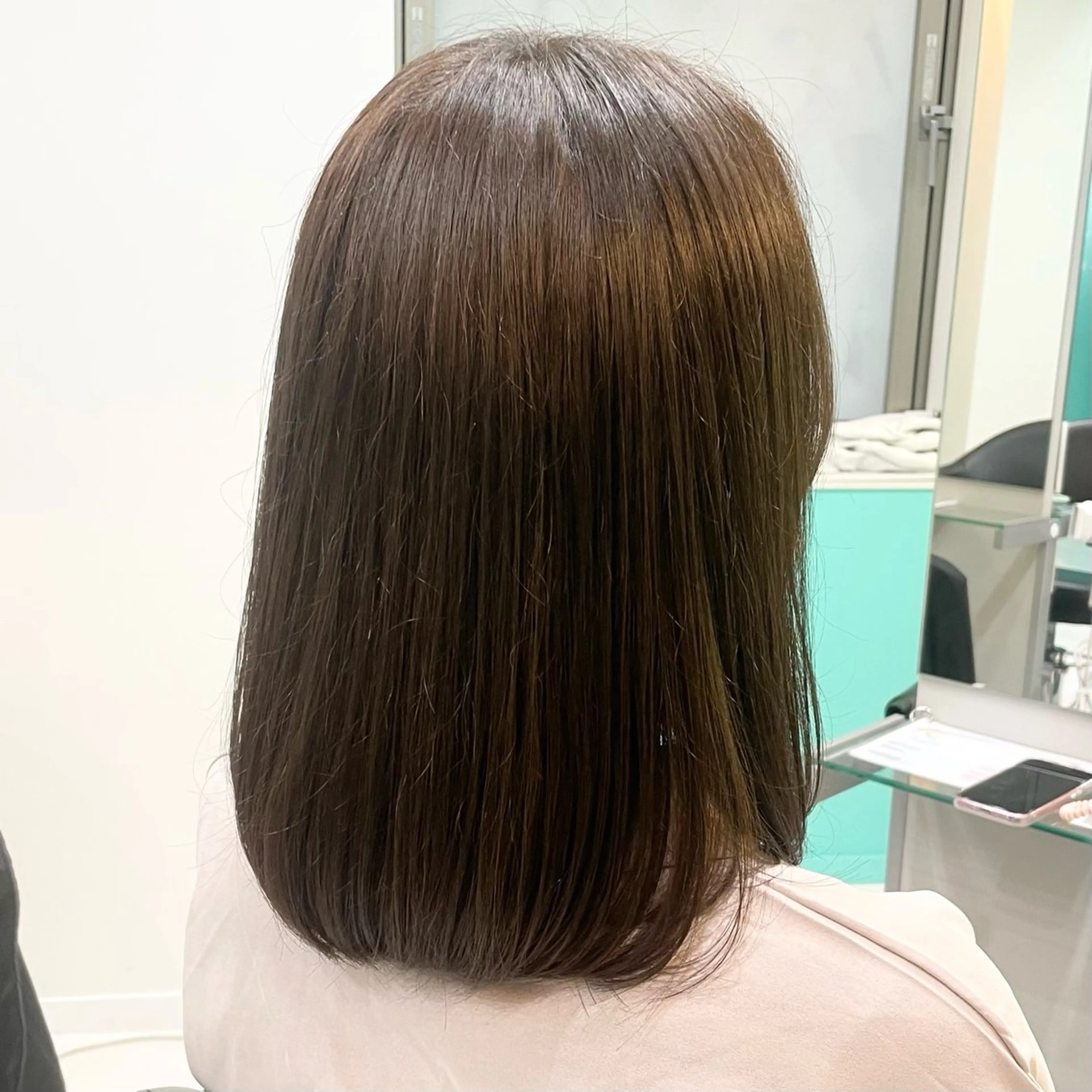 ミディアム カラー ベージュカラー オリーブベージュ ヘアカラー トリートメント Natsuki‎🤍 透明感×艶カラー🫧のヘアスタイル