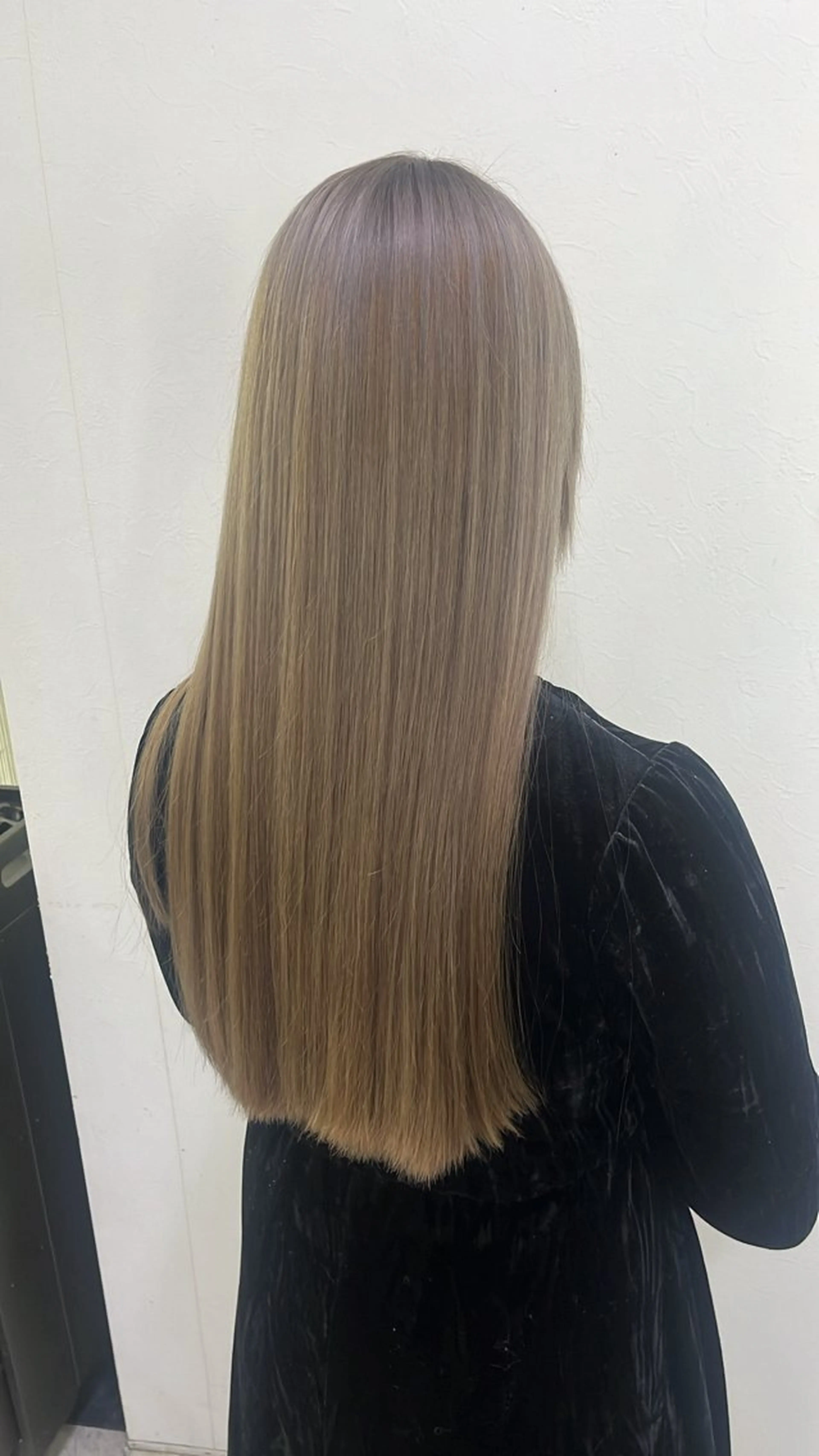 ロング カラー ブリーチ トリートメント 杉山 愛のヘアスタイル