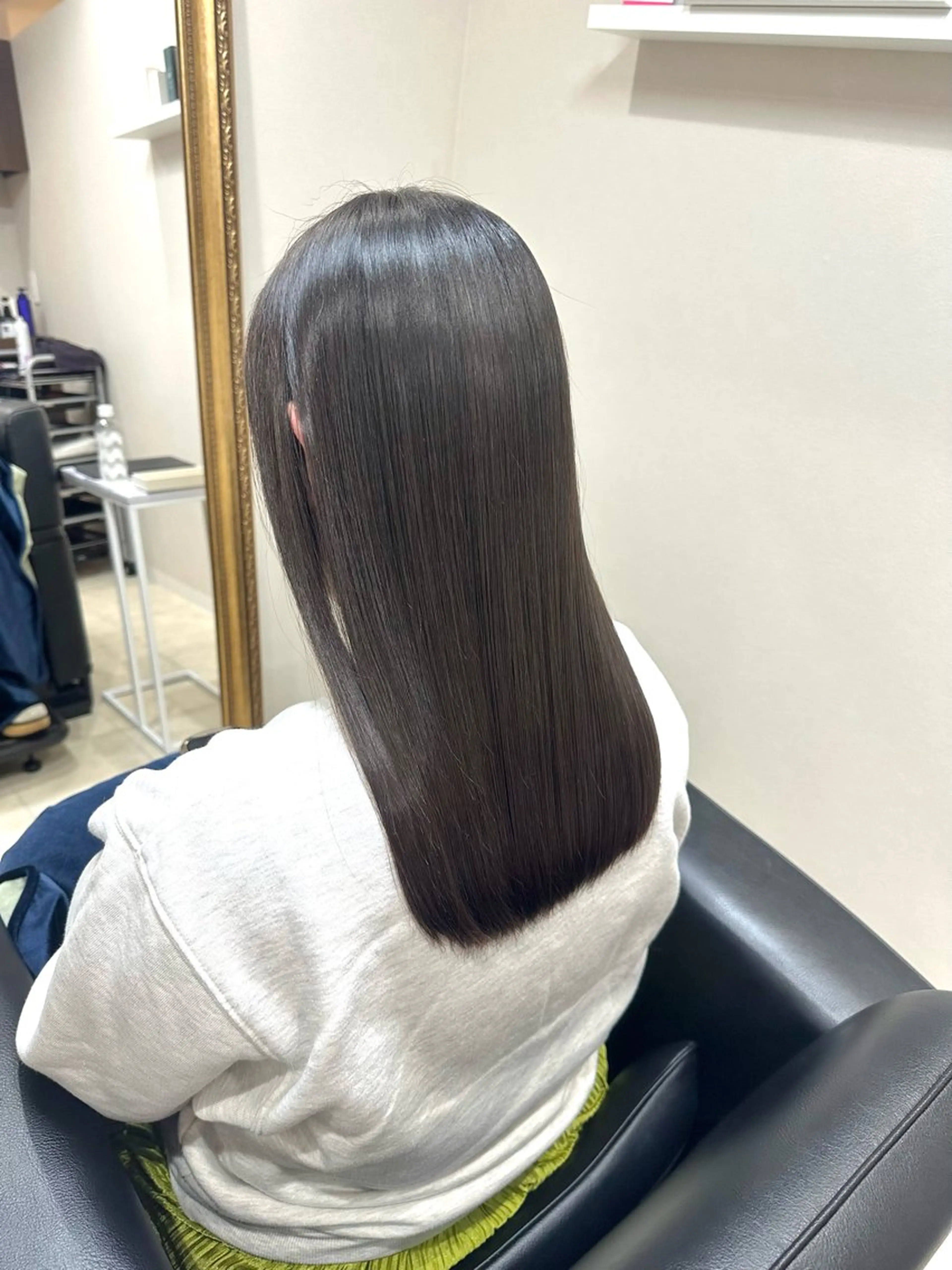 セミロング カラー 中原 澪のヘアスタイル