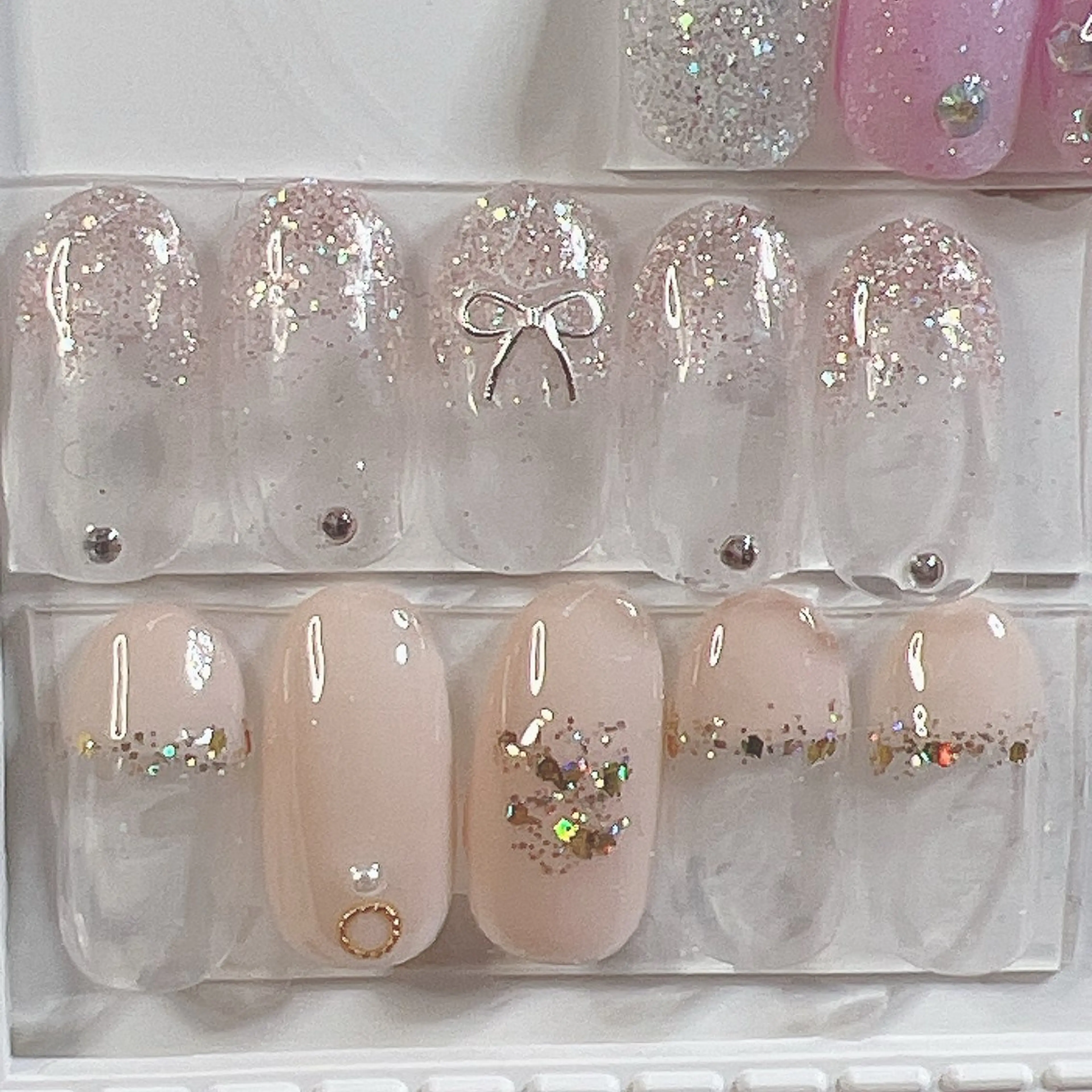 ネイル キャンアイドレッシー六本木店所属・MIKA／耳ツボ ／マグネットネイルのネイルデザイン