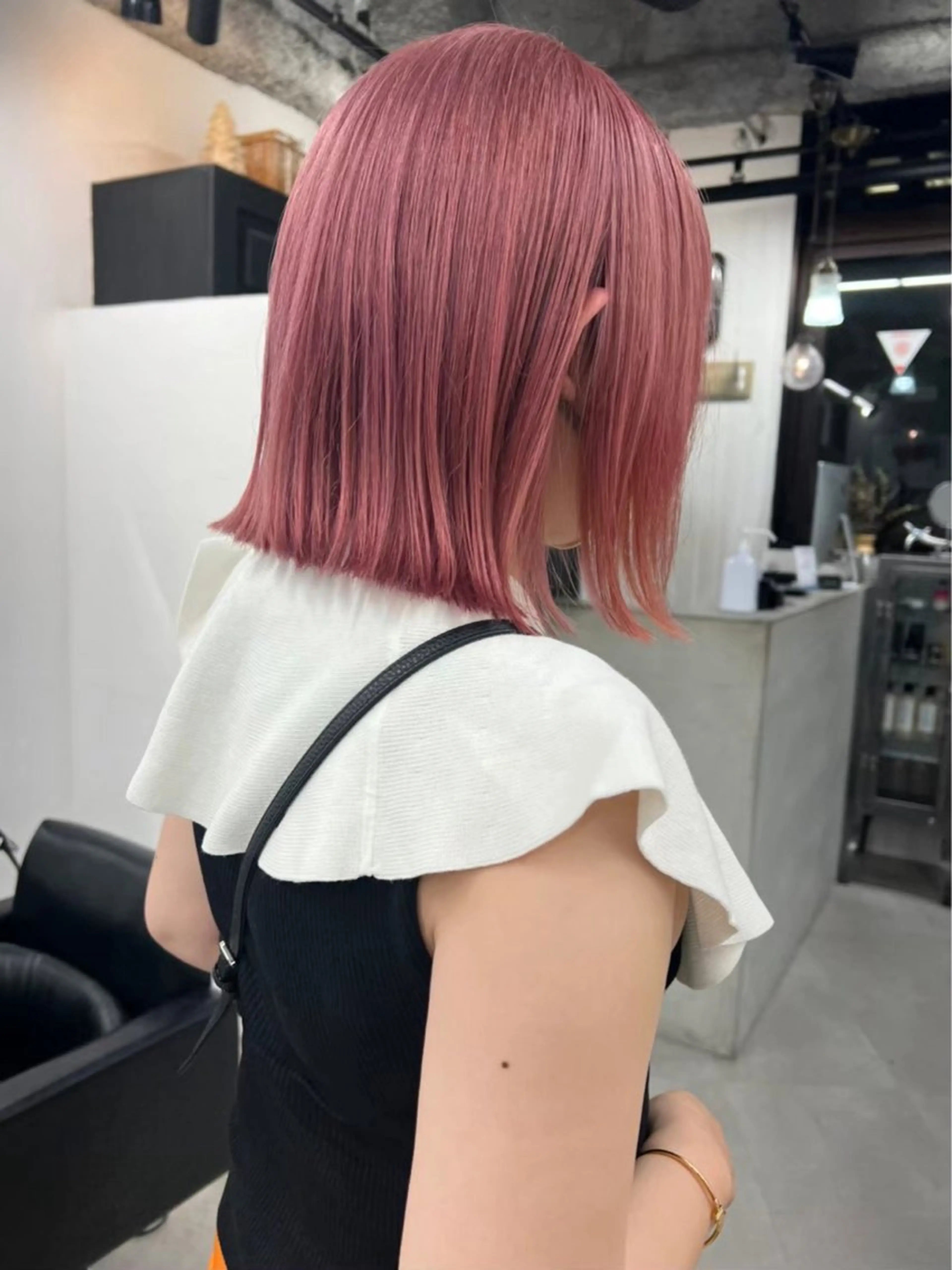 ショート カラー ベージュカラー ブリーチ ケアブリーチ ダブルカラー ピンクカラー カット ヘアカラー トリートメント RYOSUKE ハイトーンのヘアスタイル