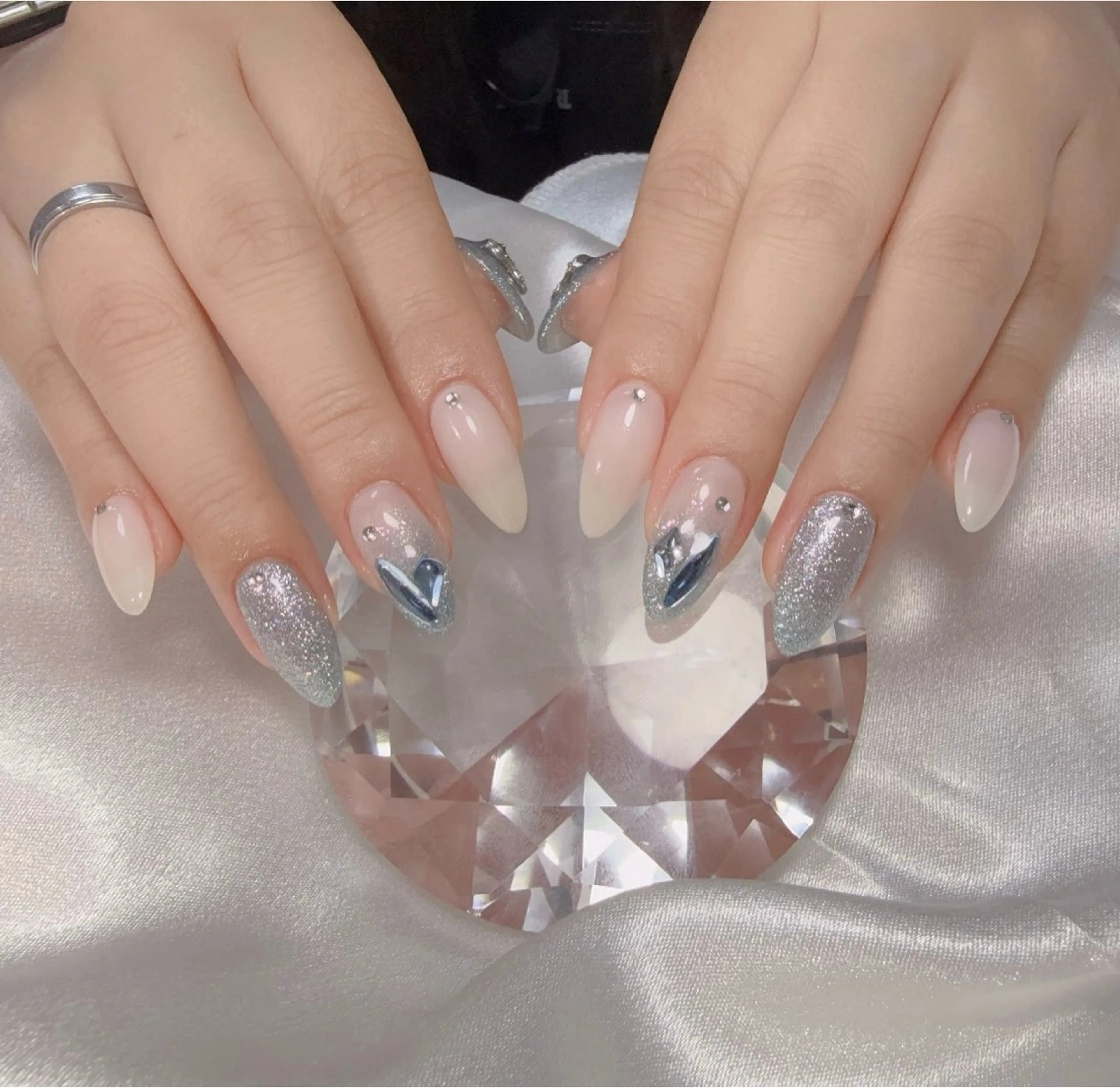 ネイル フレンチネイル ジェルネイル グラデーション 韓国ネイル マグネットネイル 綾瀬 はるのネイルデザイン