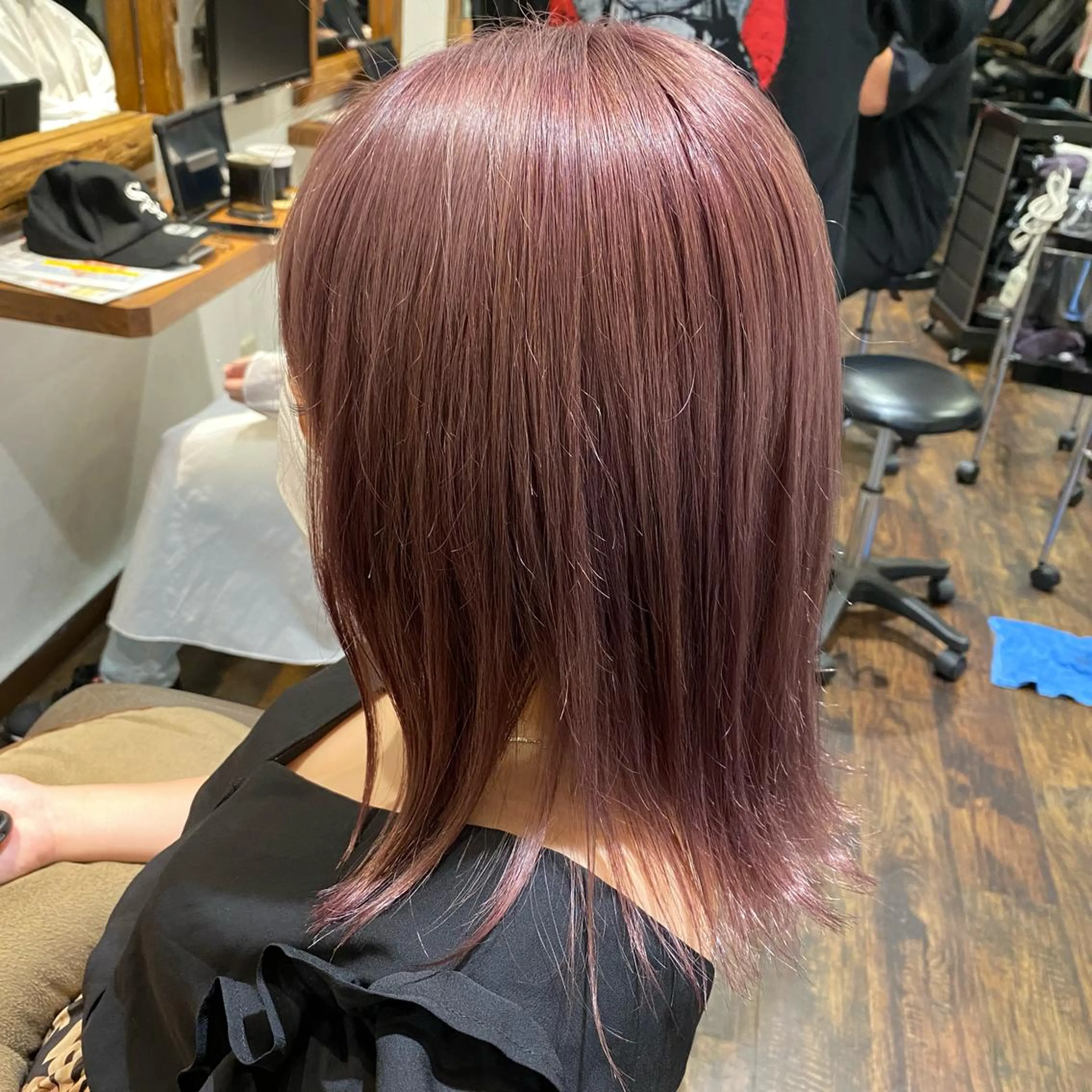 ミディアム カラー ブリーチ グレージュ ピンクカラー カット ヘアカラー ミモリ ユウタのヘアスタイル