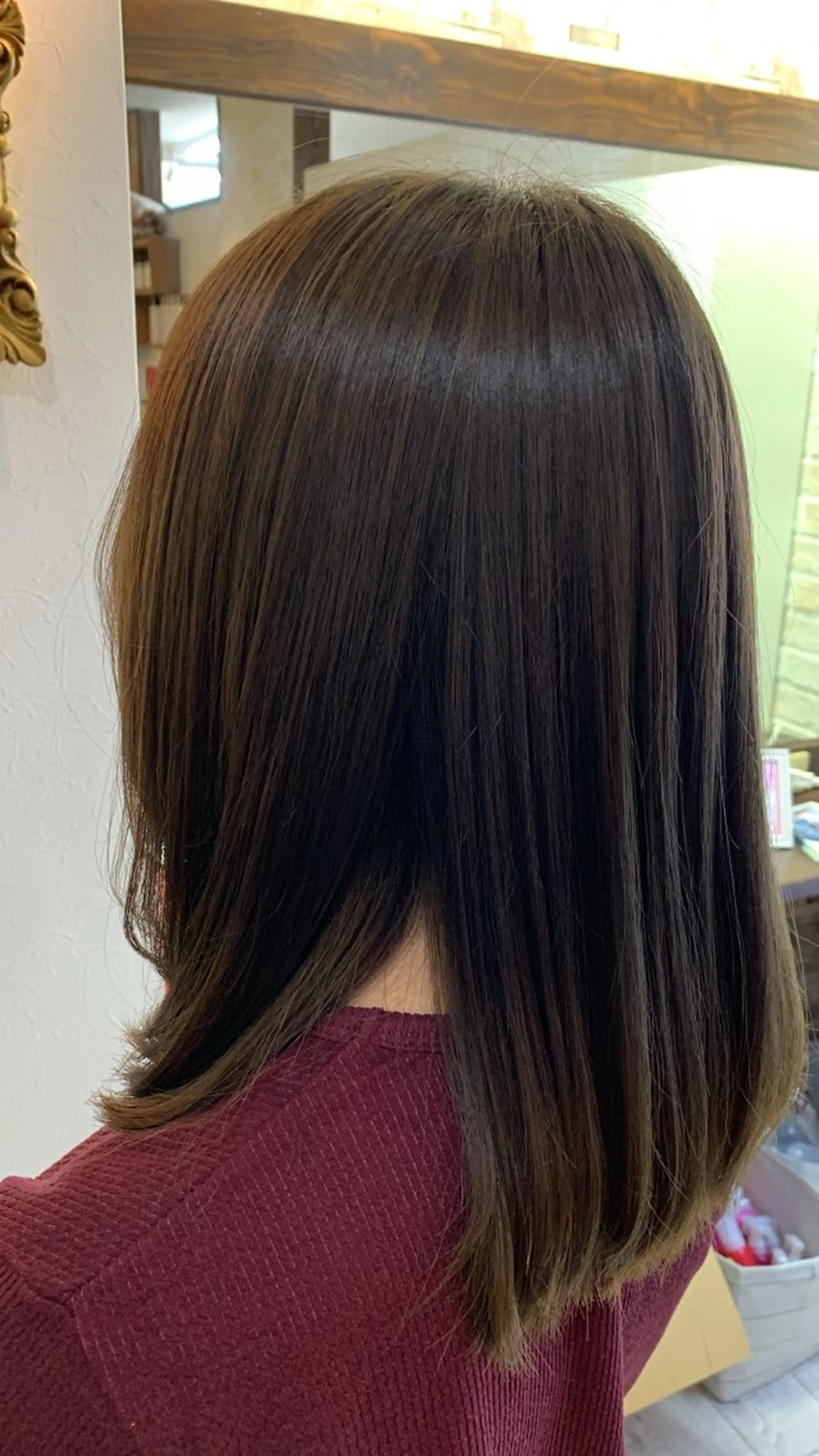 ミディアム カラー 小嶋 美里のヘアスタイル