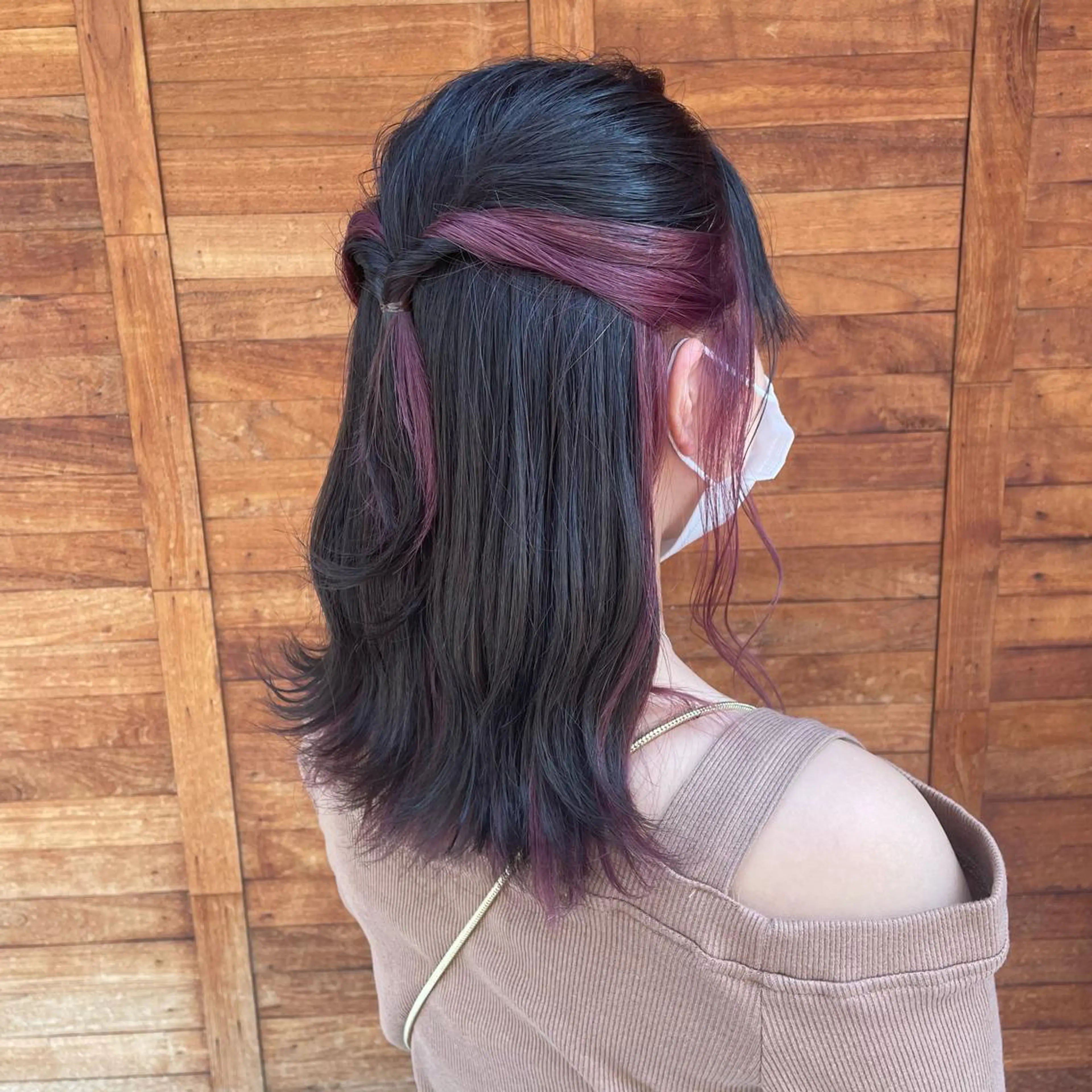 カラー インナーカラー 佐久間 成恵のヘアスタイル