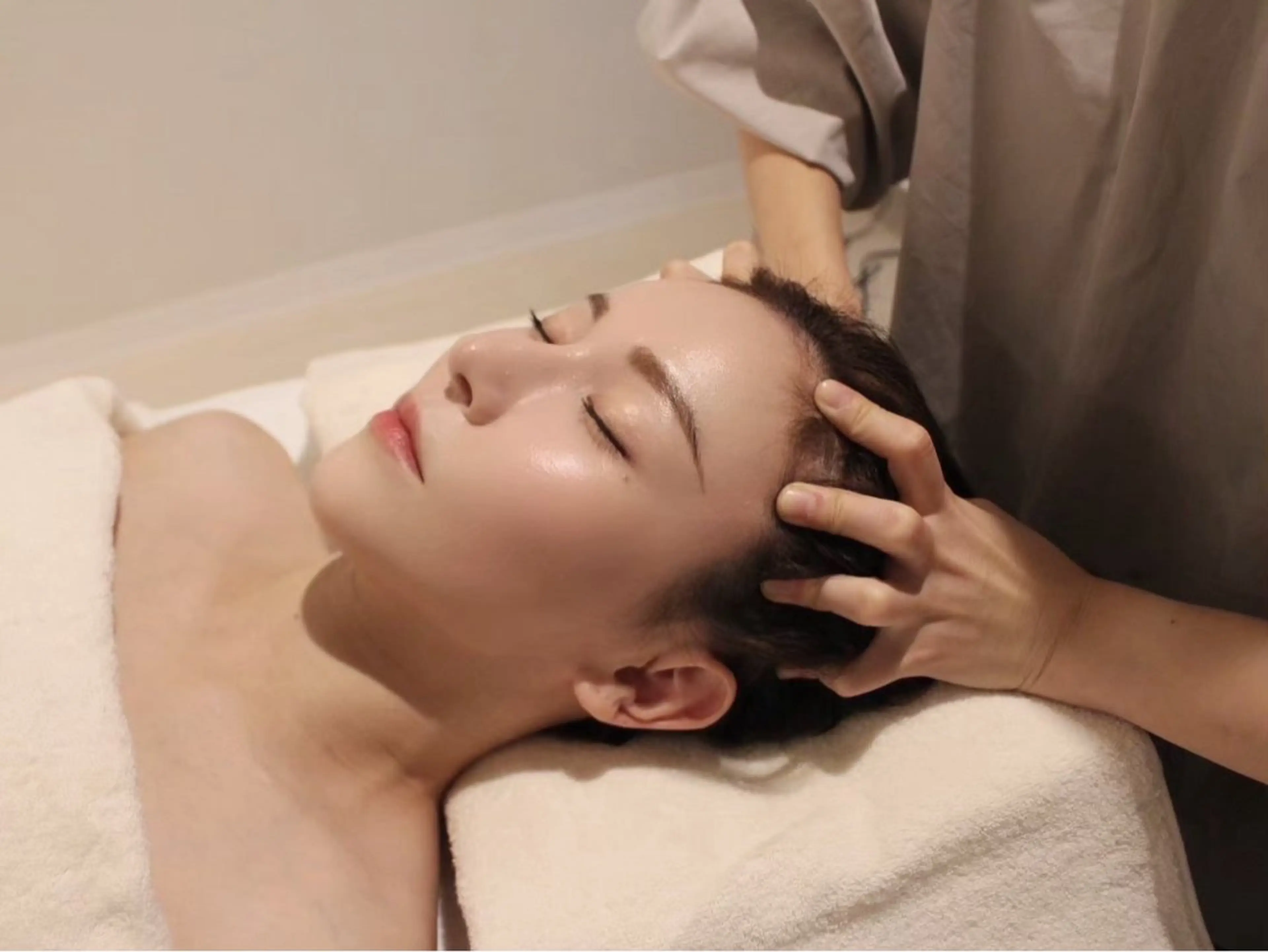 【当日限定50%OFF🈹】眼精疲労でお悩みの方やお疲れの方必見!快眠💤ドライヘッドスパ🌿40分¥4,000の写真