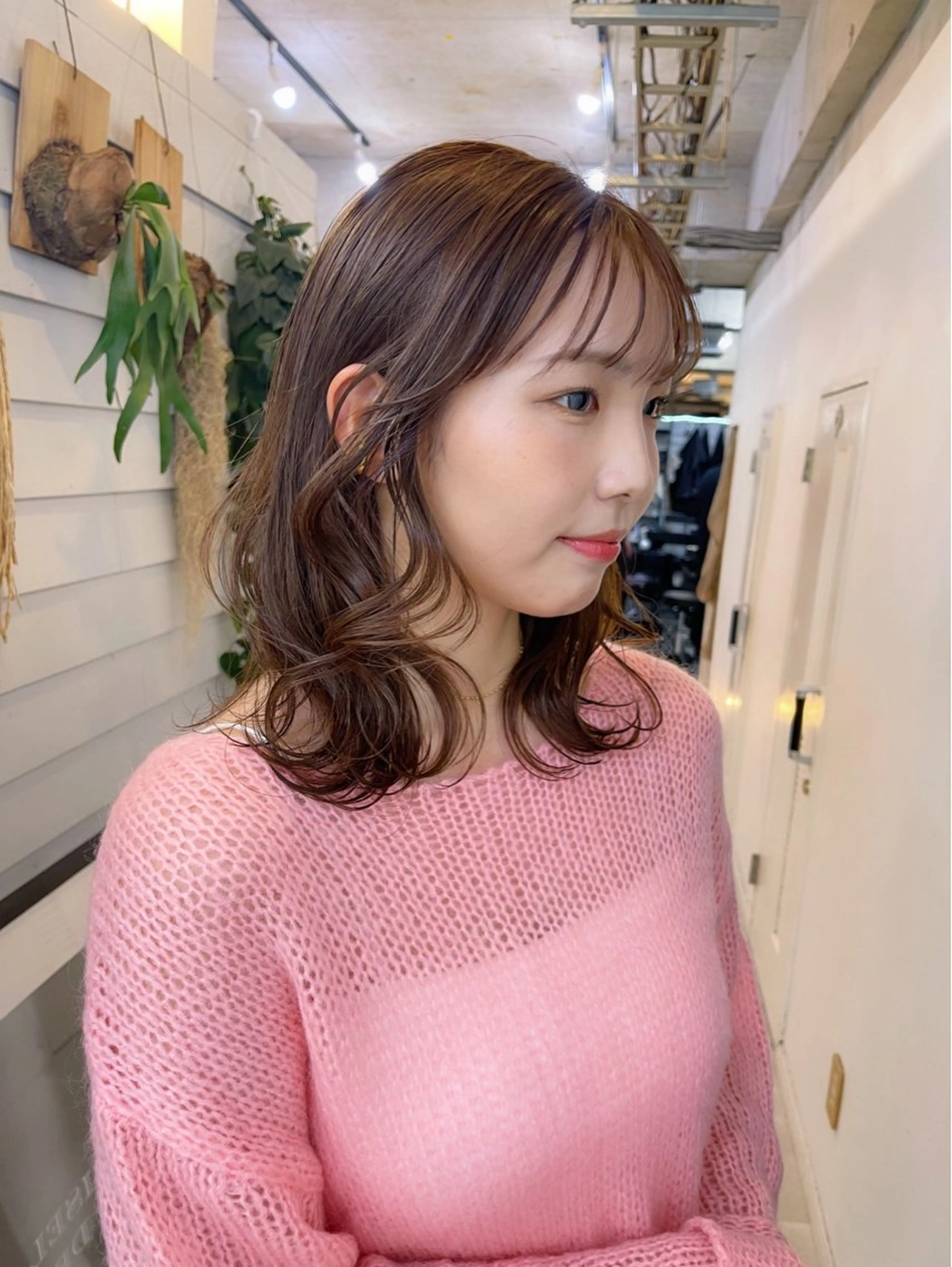 ミディアム カラー 顔周りカット カット ヘアカラー AiM 大名　似合わせカットのヘアスタイル