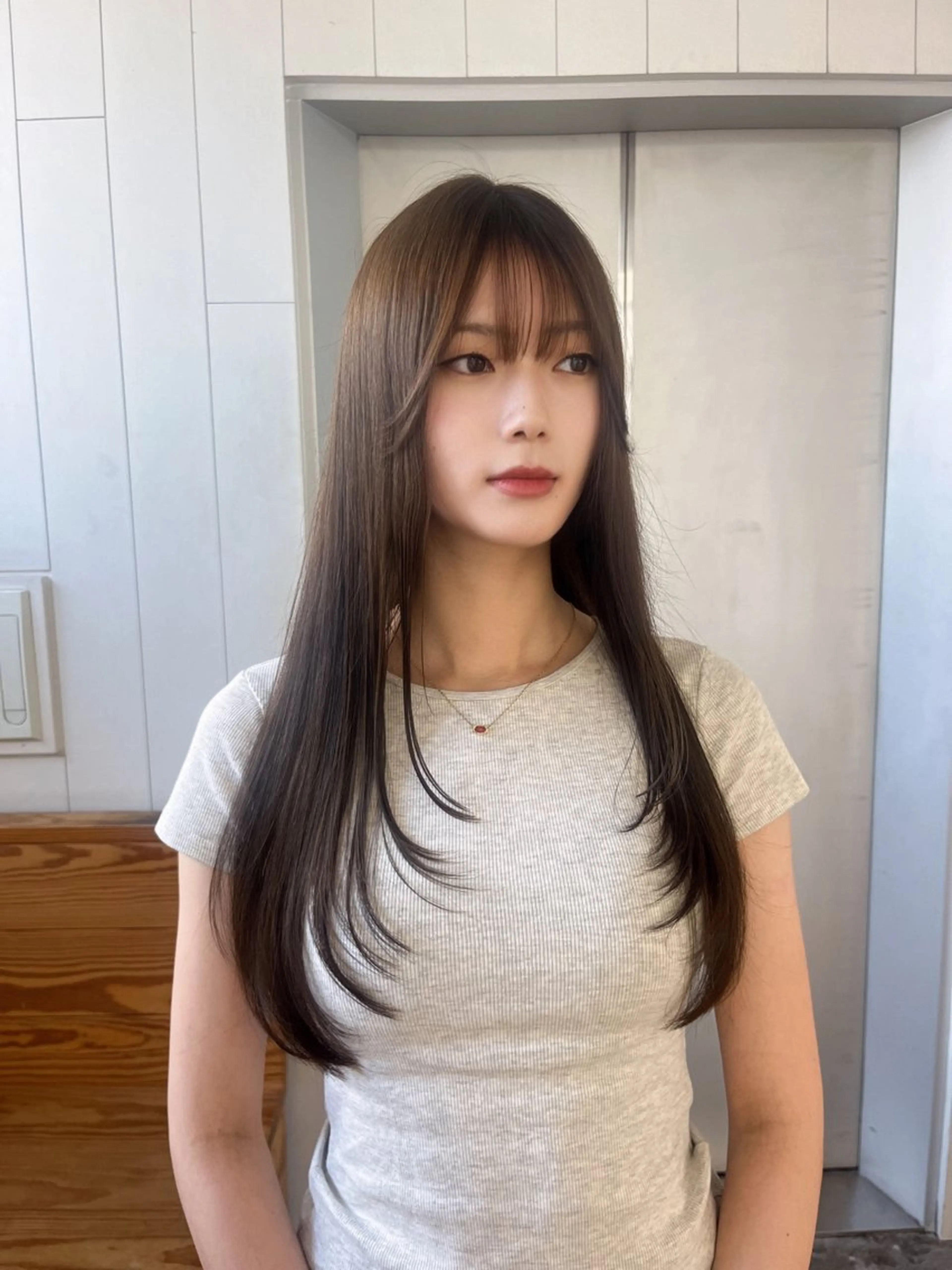 ロング レイヤーカット 前嶋 愛友のヘアスタイル