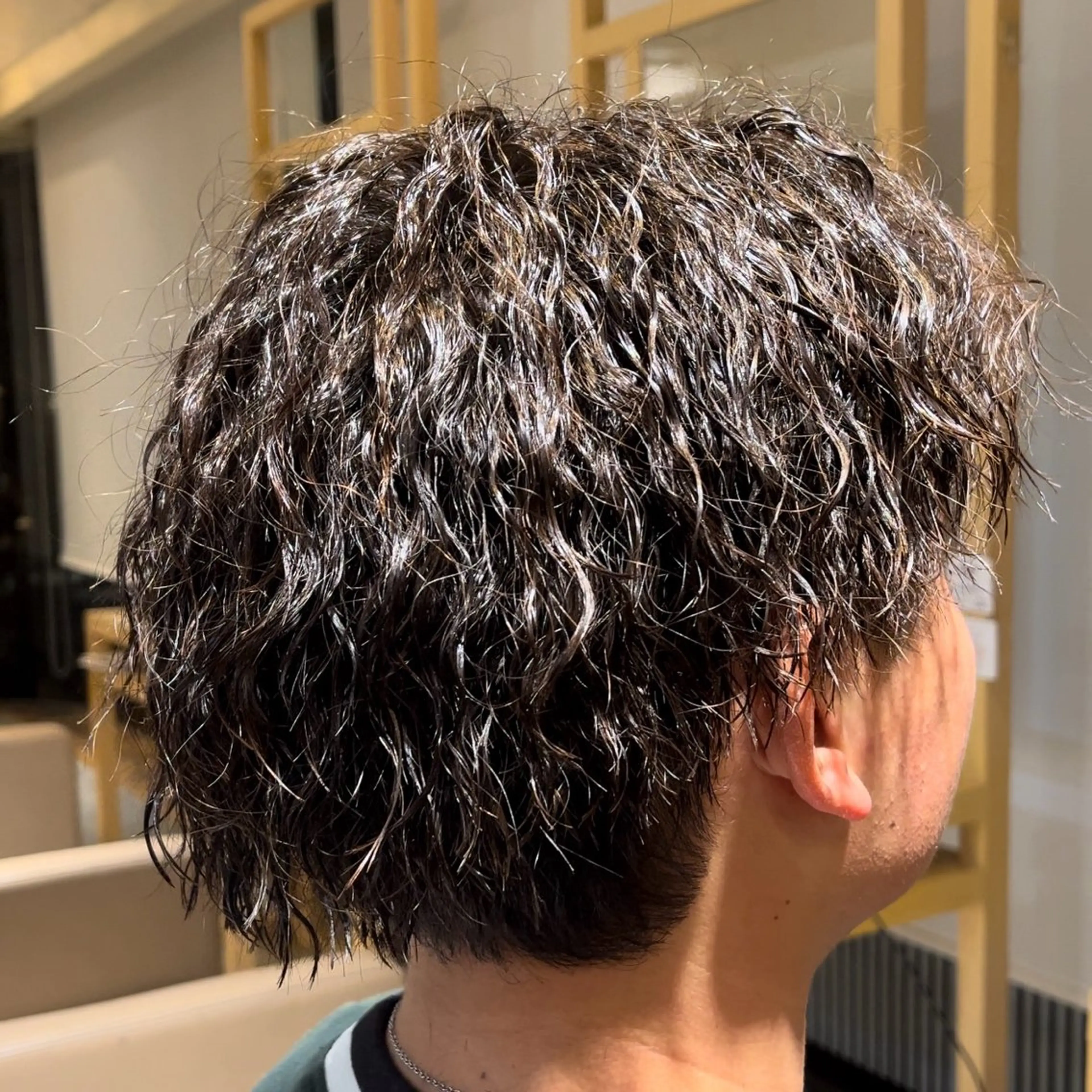 パーマ ツイストスパイラルパーマ スパイラルパーマ カット パーマ 岩室 廣海のヘアスタイル