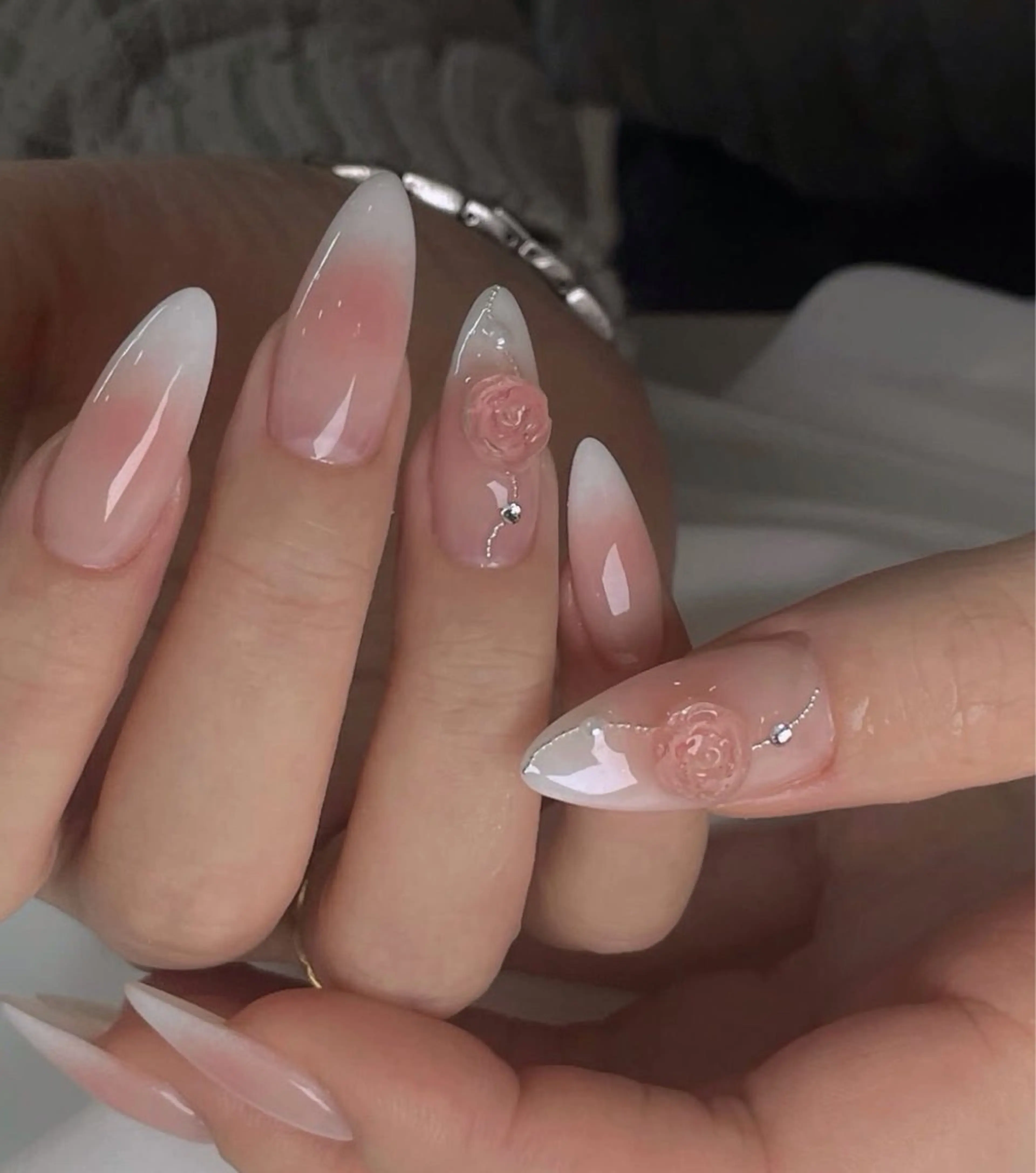 ネイル アートネイル ジェルネイル グラデーション マグネットネイル ニュアンスネイル ハンドネイル Ryu Nail Studio所属・Ryu Nail 新大久保のネイルデザイン