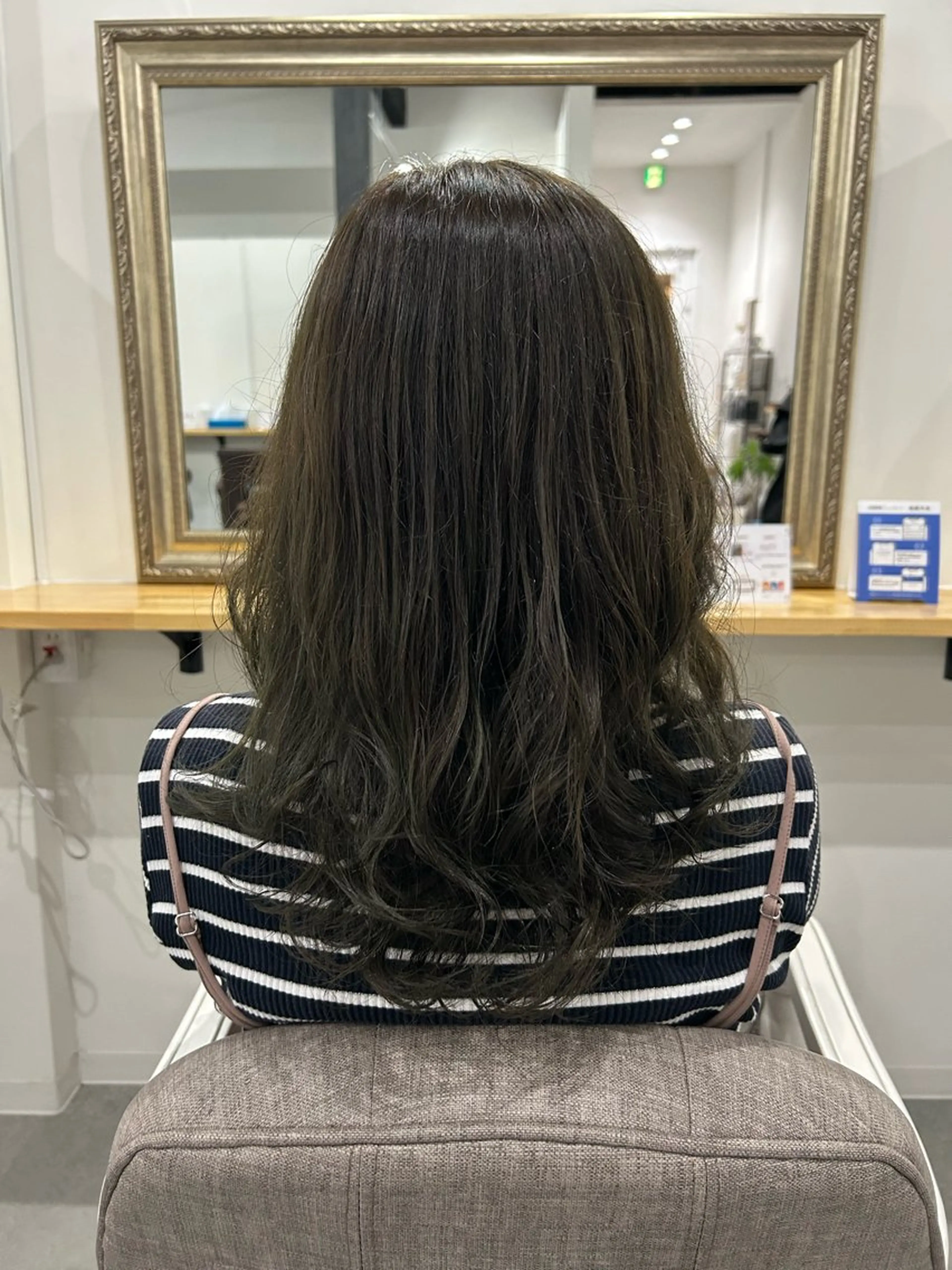 カラー 稲井 裕美のヘアスタイル