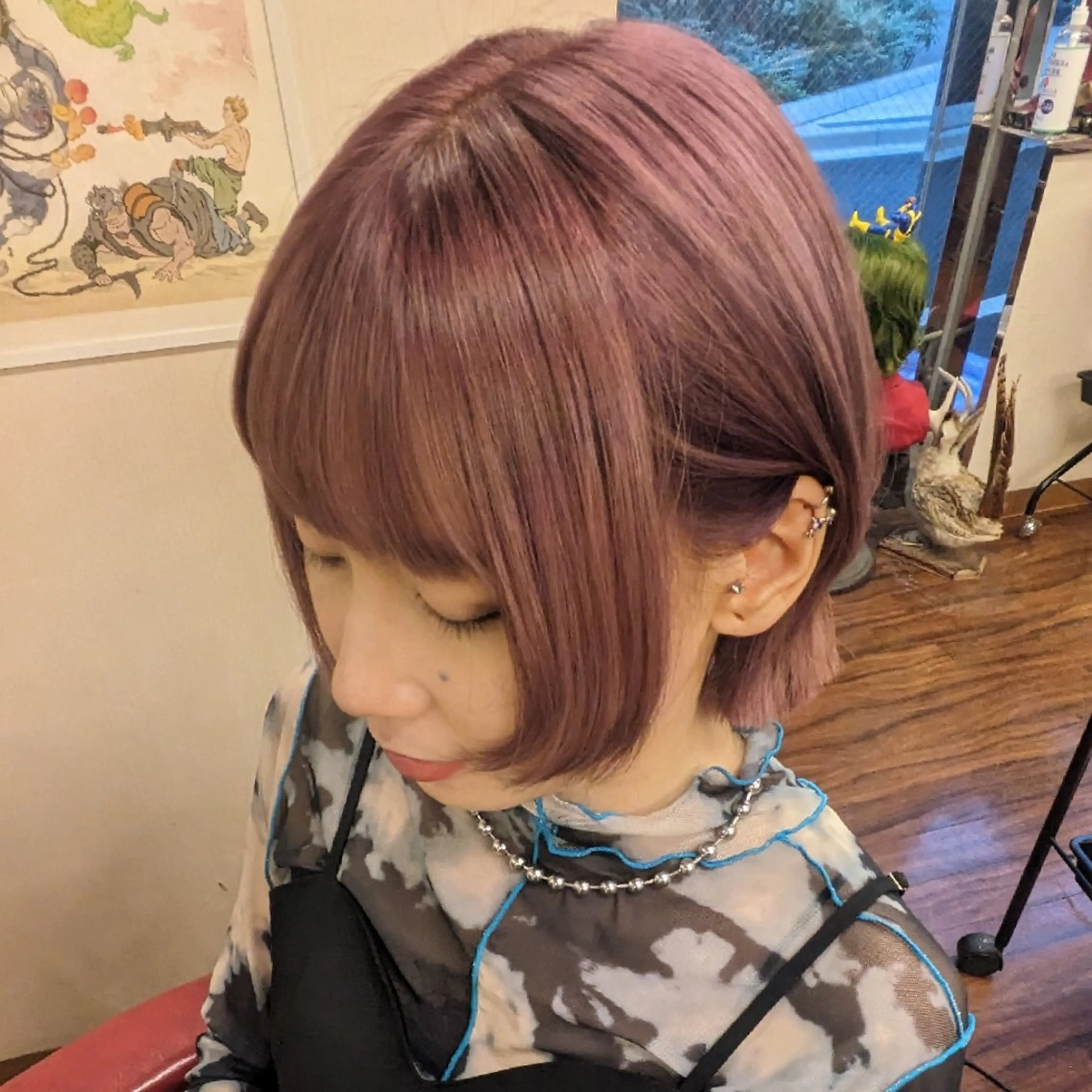 ショート カラー アッシュ ラベンダーカラー ラベンダーピンク ピンクカラー ピンクアッシュ カット ヘアカラー トリートメント fuwat所属・秋葉原でカラーする なら🐉ちぇーたんのヘアスタイル