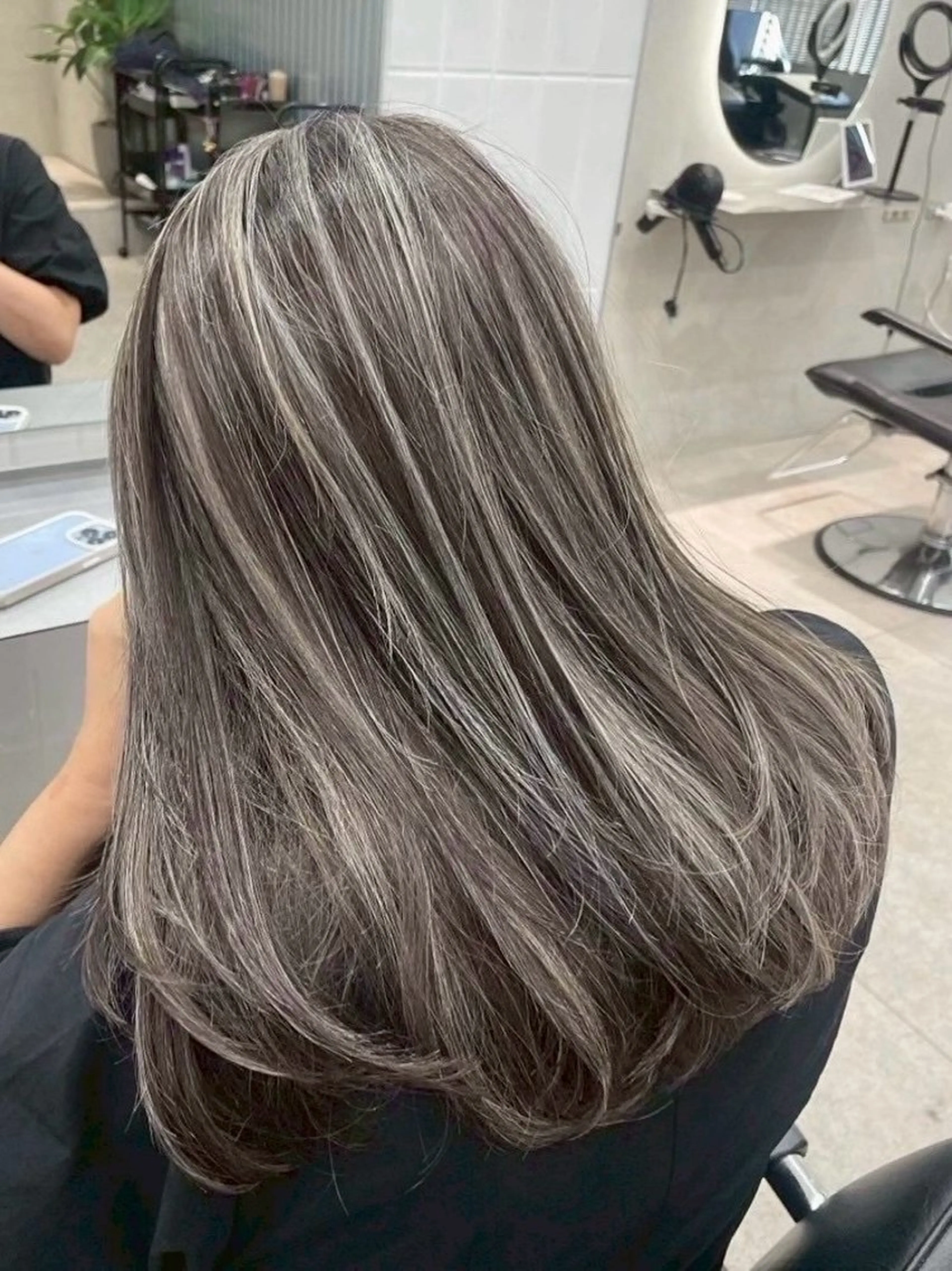 ロング ヘアカラー 大人の海外ハイライト coconoのヘアスタイル