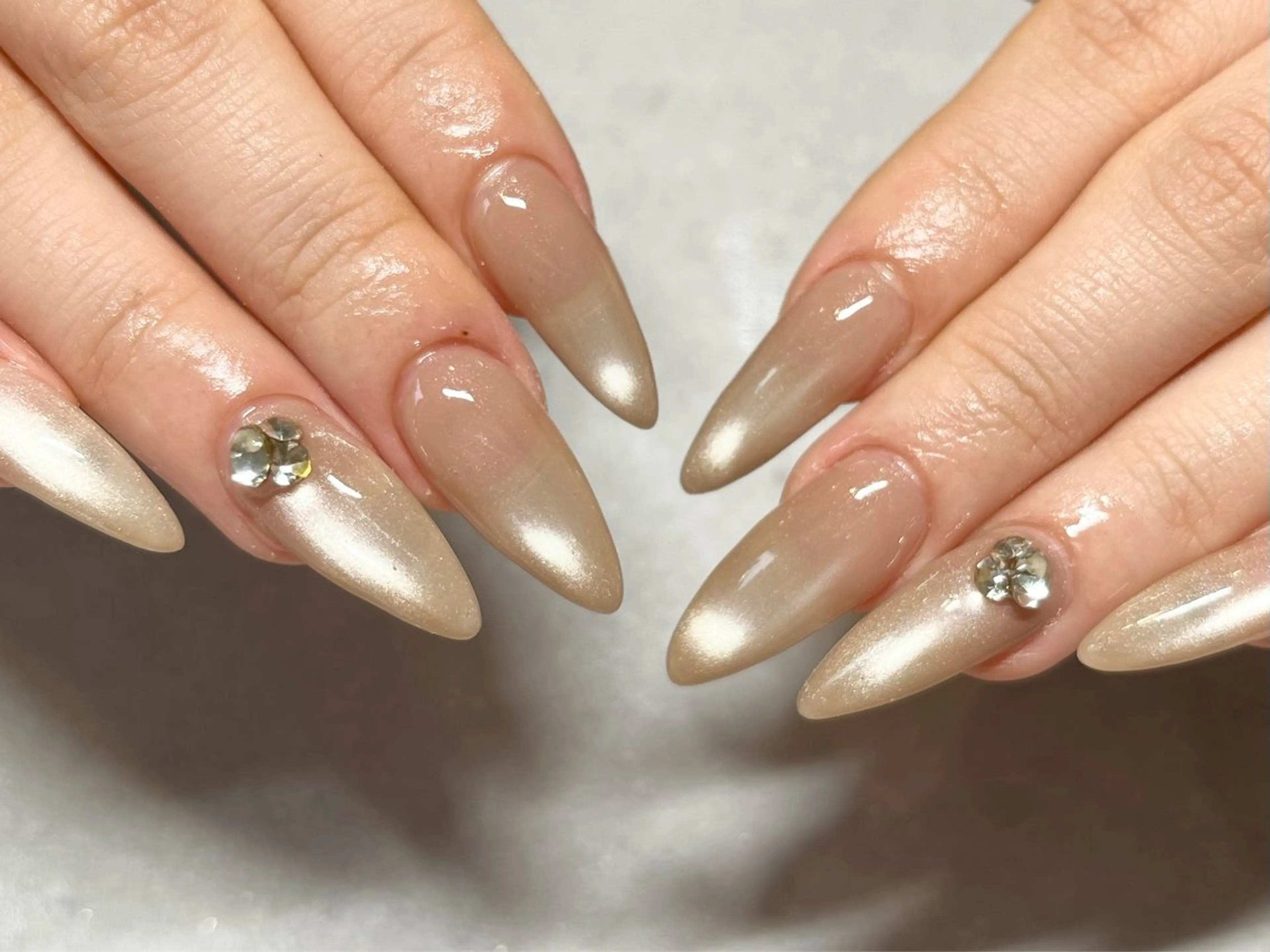 ネイル マグネットネイル 🫧ちゅるん/韓国 Ayano𓈒🎀のネイルデザイン