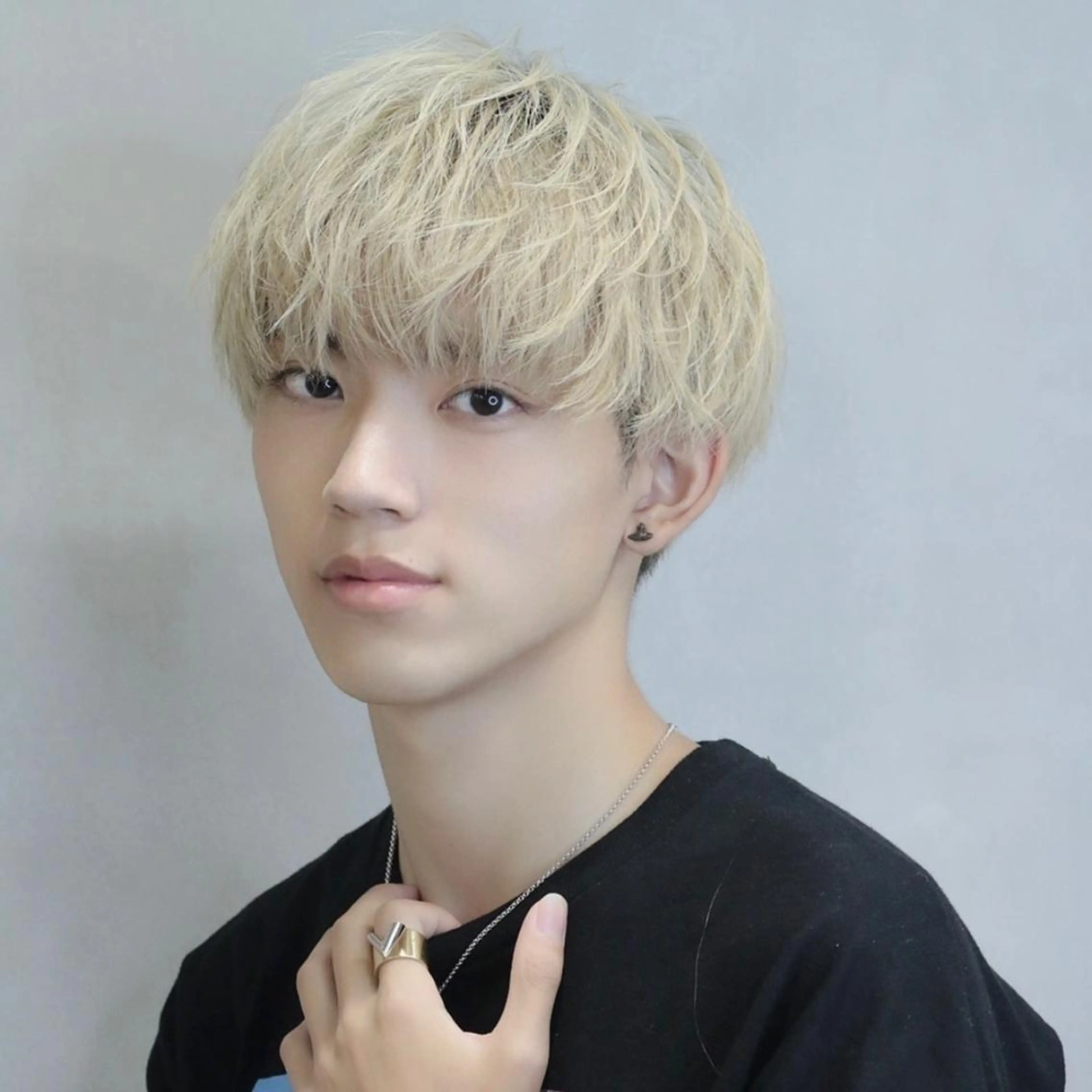 ショート カラー メンズ 飯塚 想のヘアスタイル