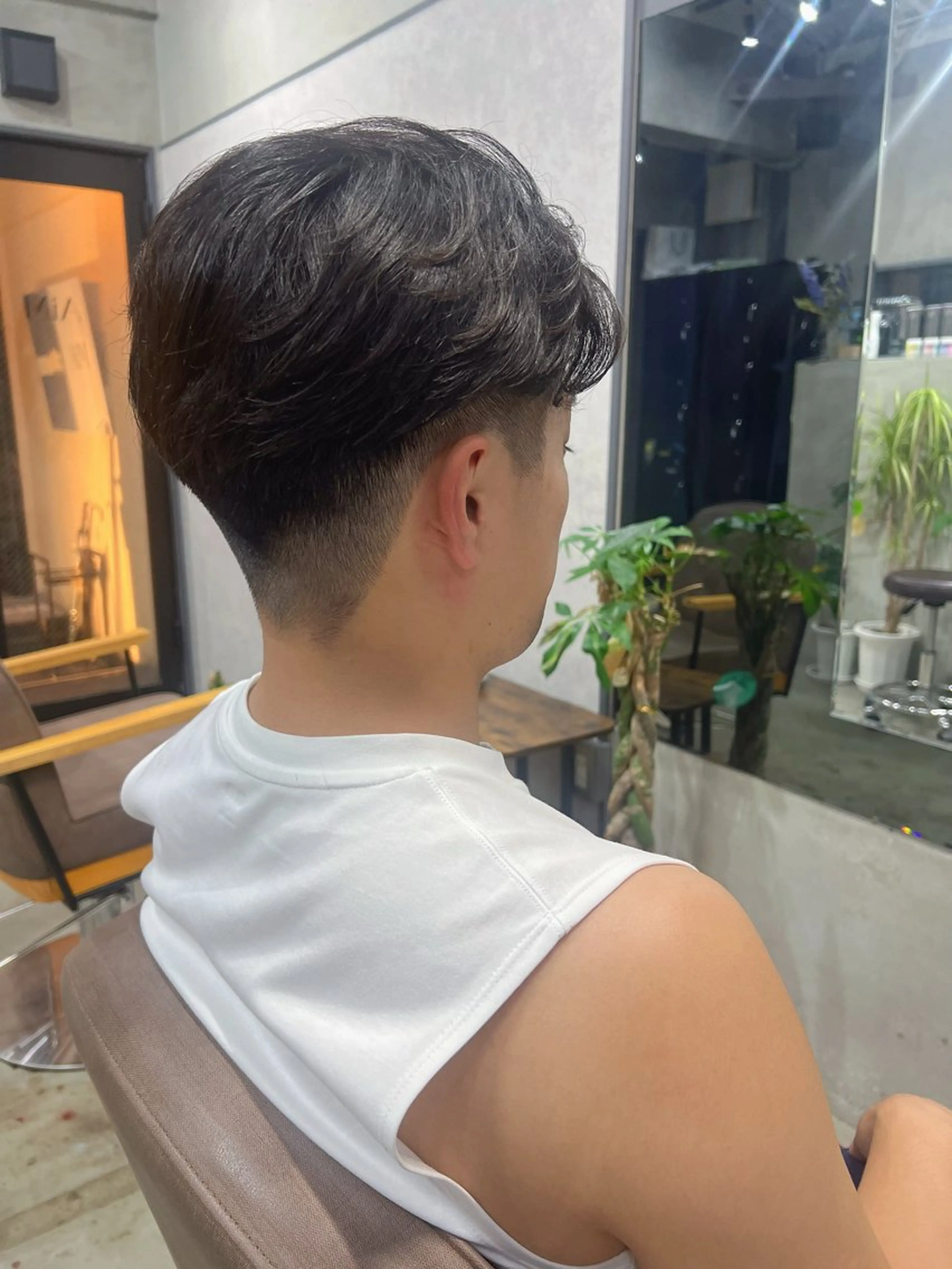 メンズ メンズブリーチ メンズハイトーン メンズパーマ カット YUI ハイトーンカラーのヘアスタイル