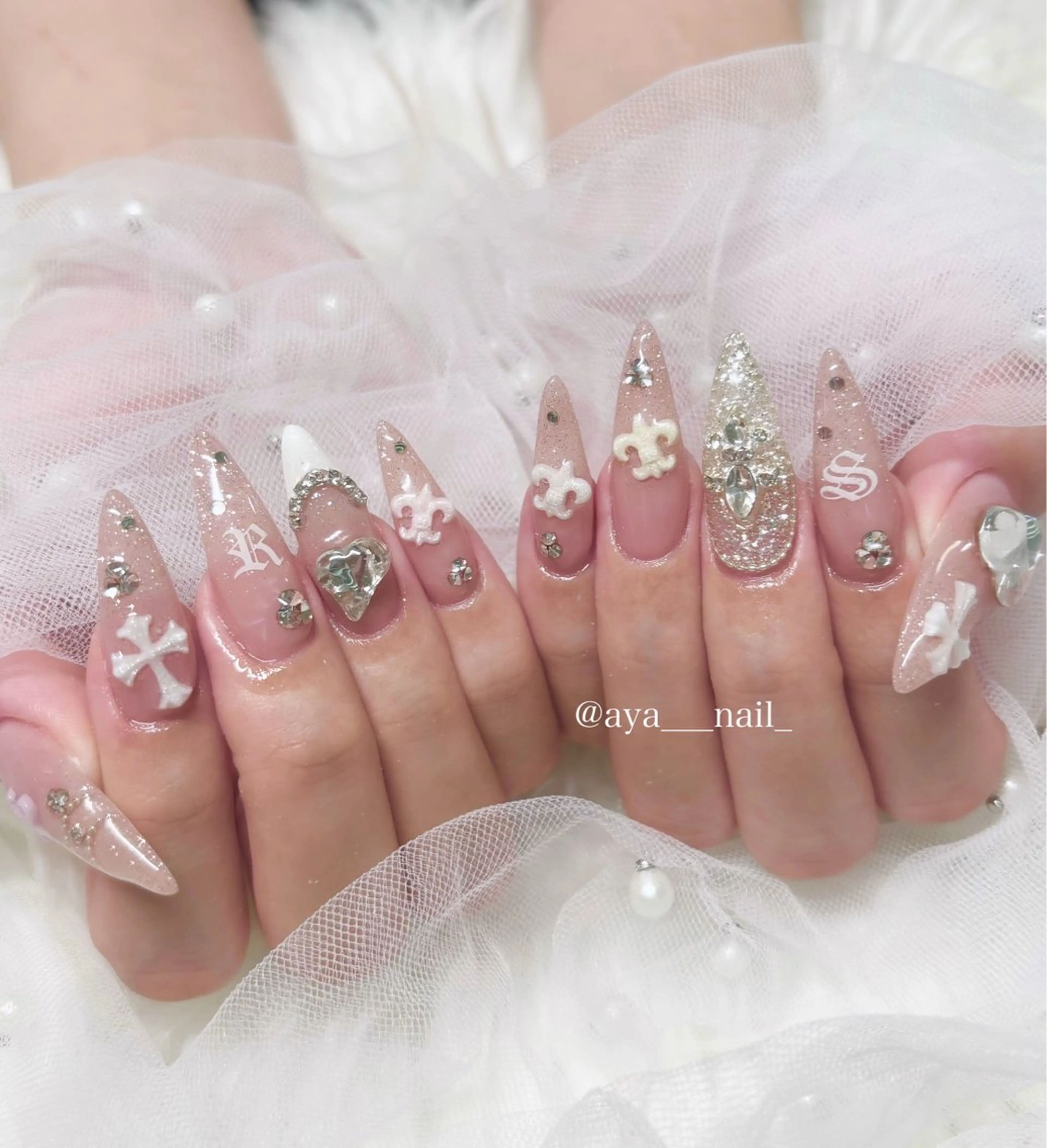 ネイル Roi〈ロワ〉 ayanaのネイルデザイン