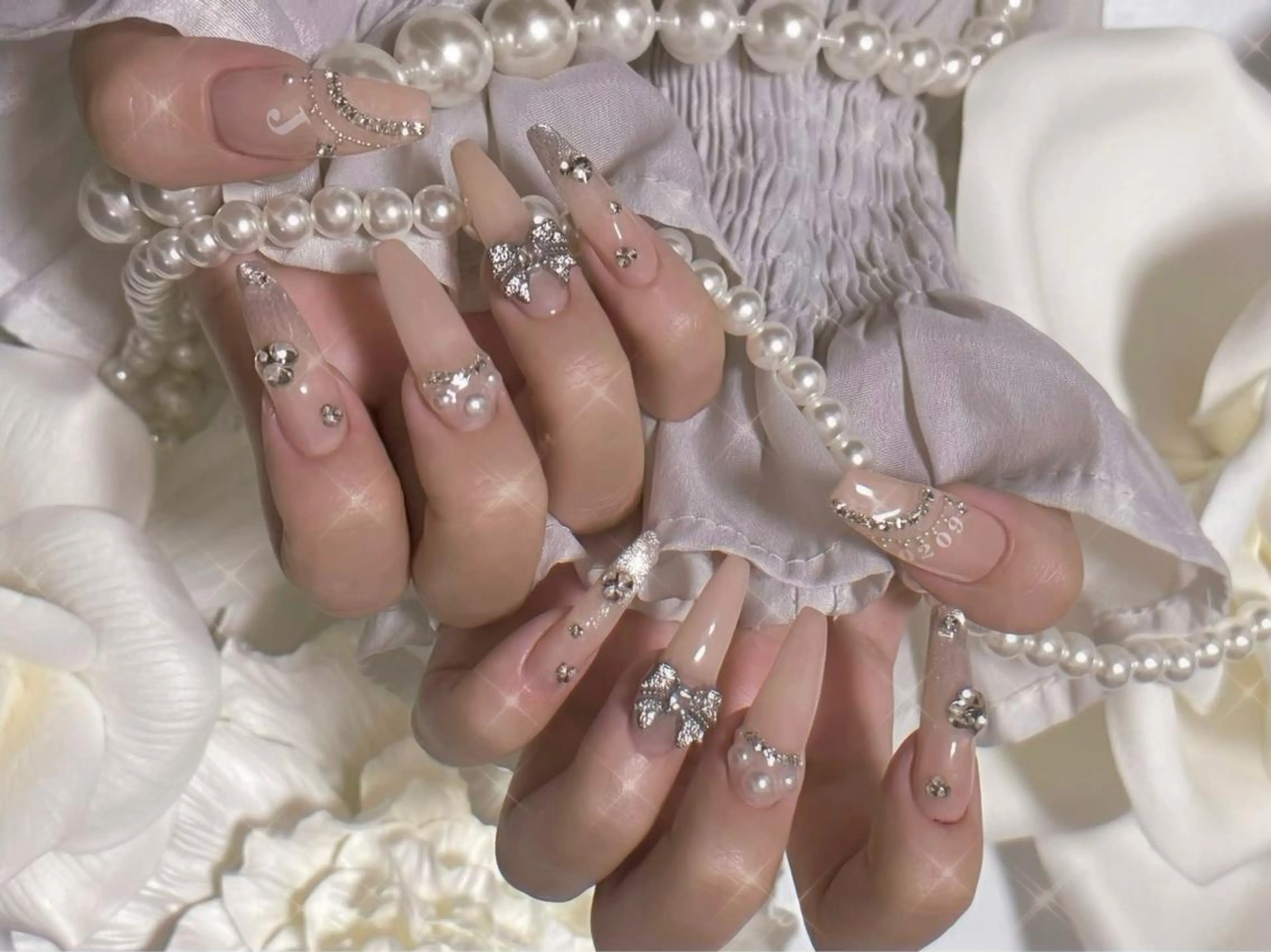 ネイル I-nailロング /ワンホン/キラキラのネイルデザイン