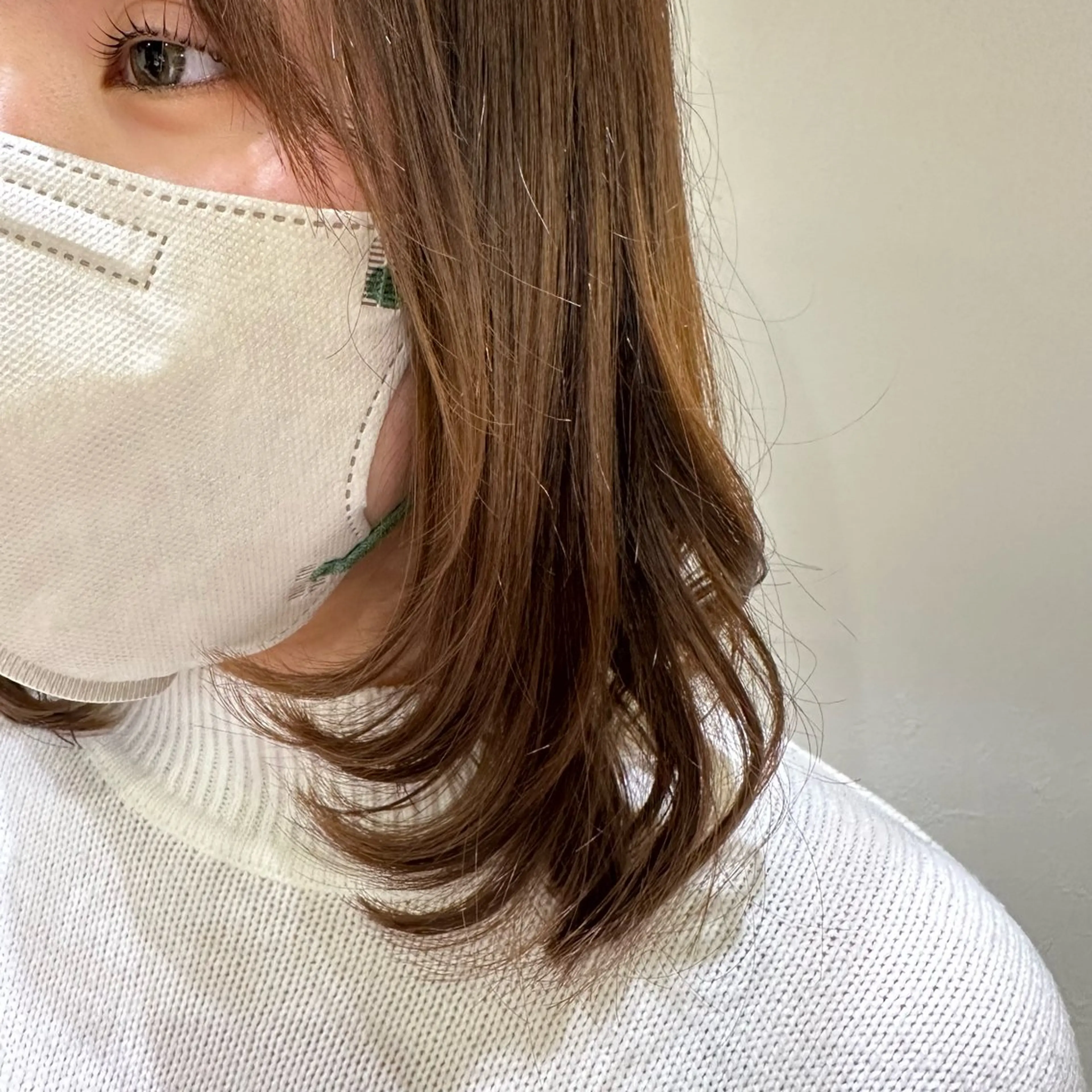 ミディアム レイヤーカット カット ヘアカラー トリートメント 伊藤 旭華のヘアスタイル