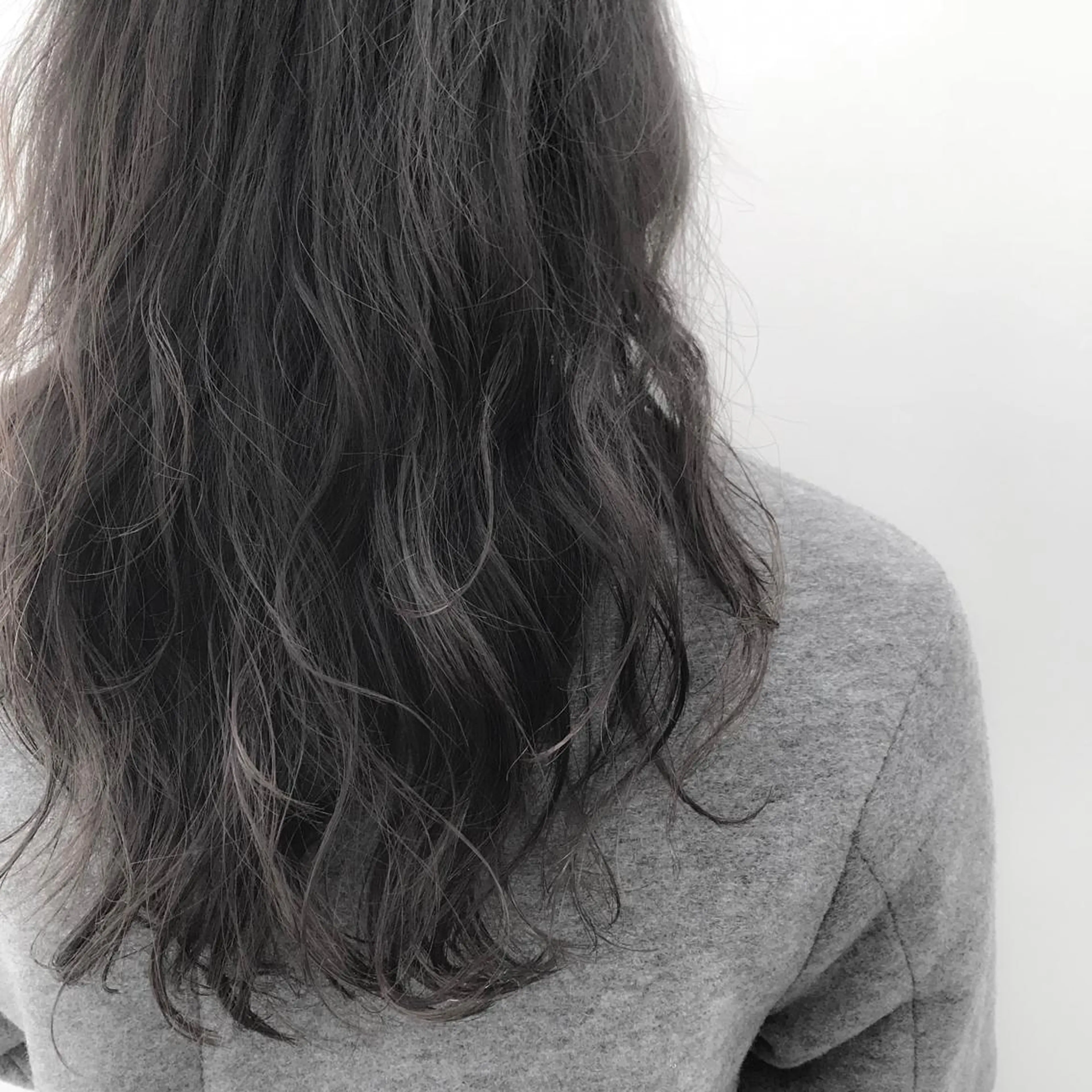 セミロング パーマ セミロングパーマ PEAKS　渋谷店所属・髪質改善🌟 TAKERUのヘアスタイル