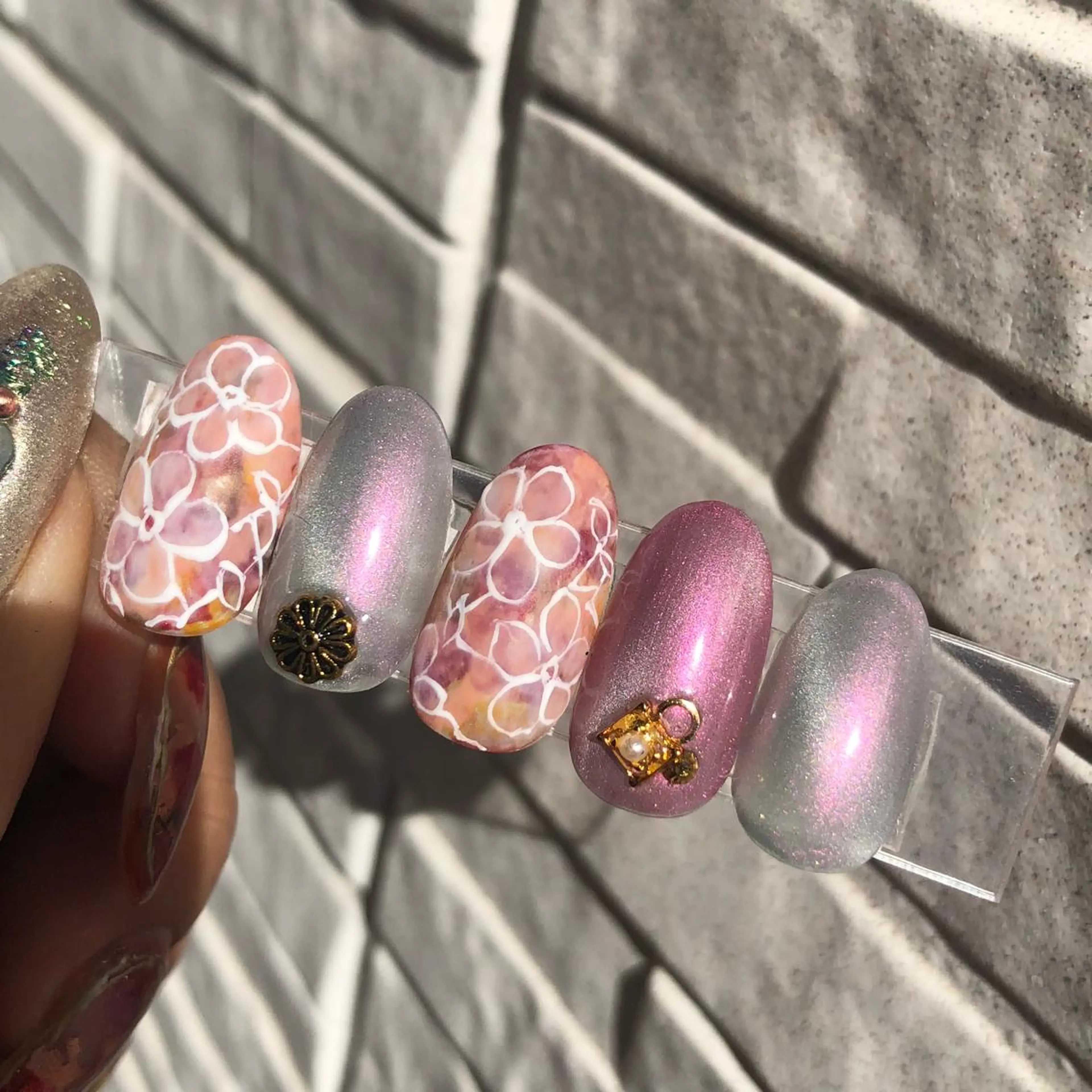 ミディアム めぐみのネイルサロン 惠のネイルデザイン