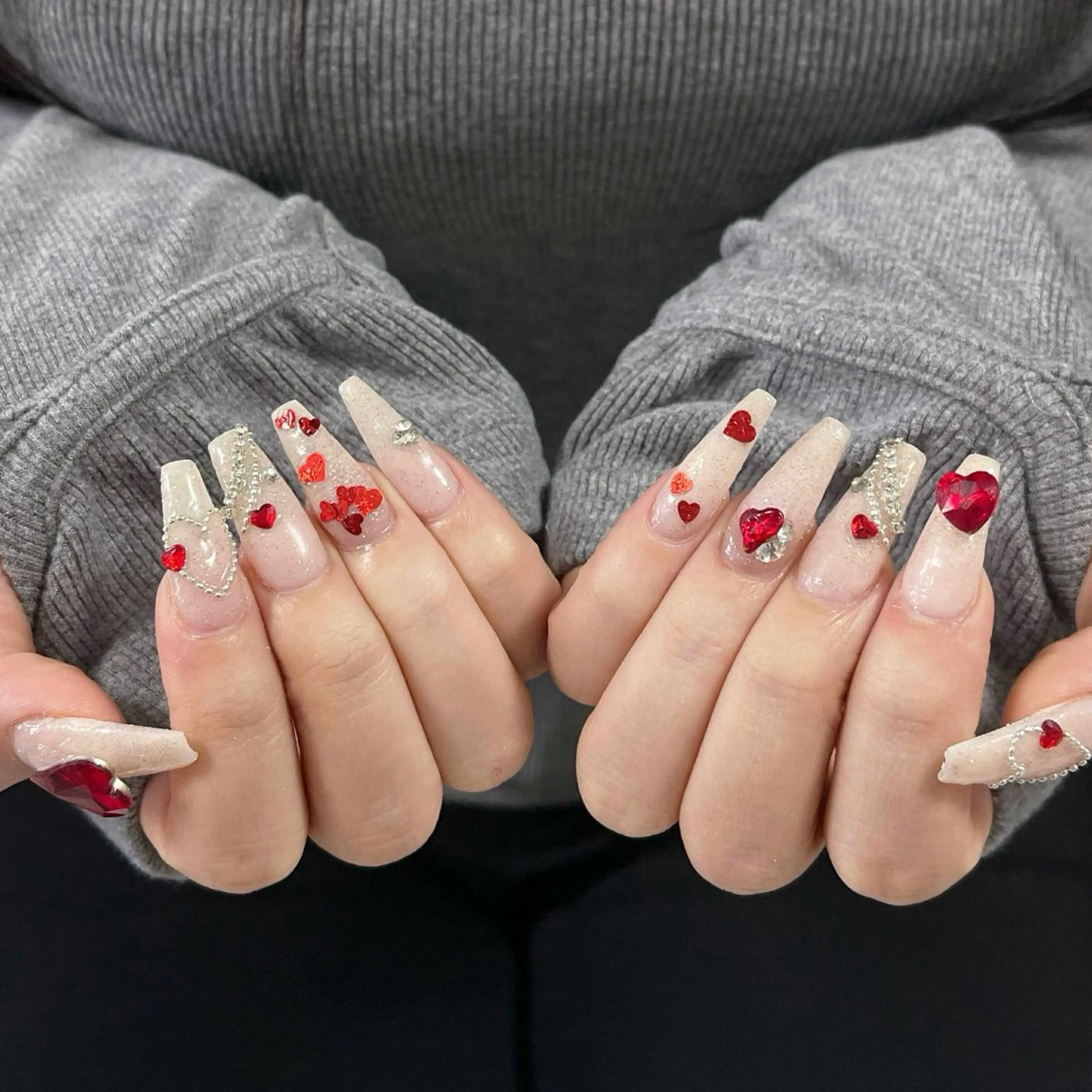 ネイル オーロラネイル クリアネイル 成人式 フラッシュネイル ジェルネイル ハンドネイル Amee Nail Salonのネイルデザイン