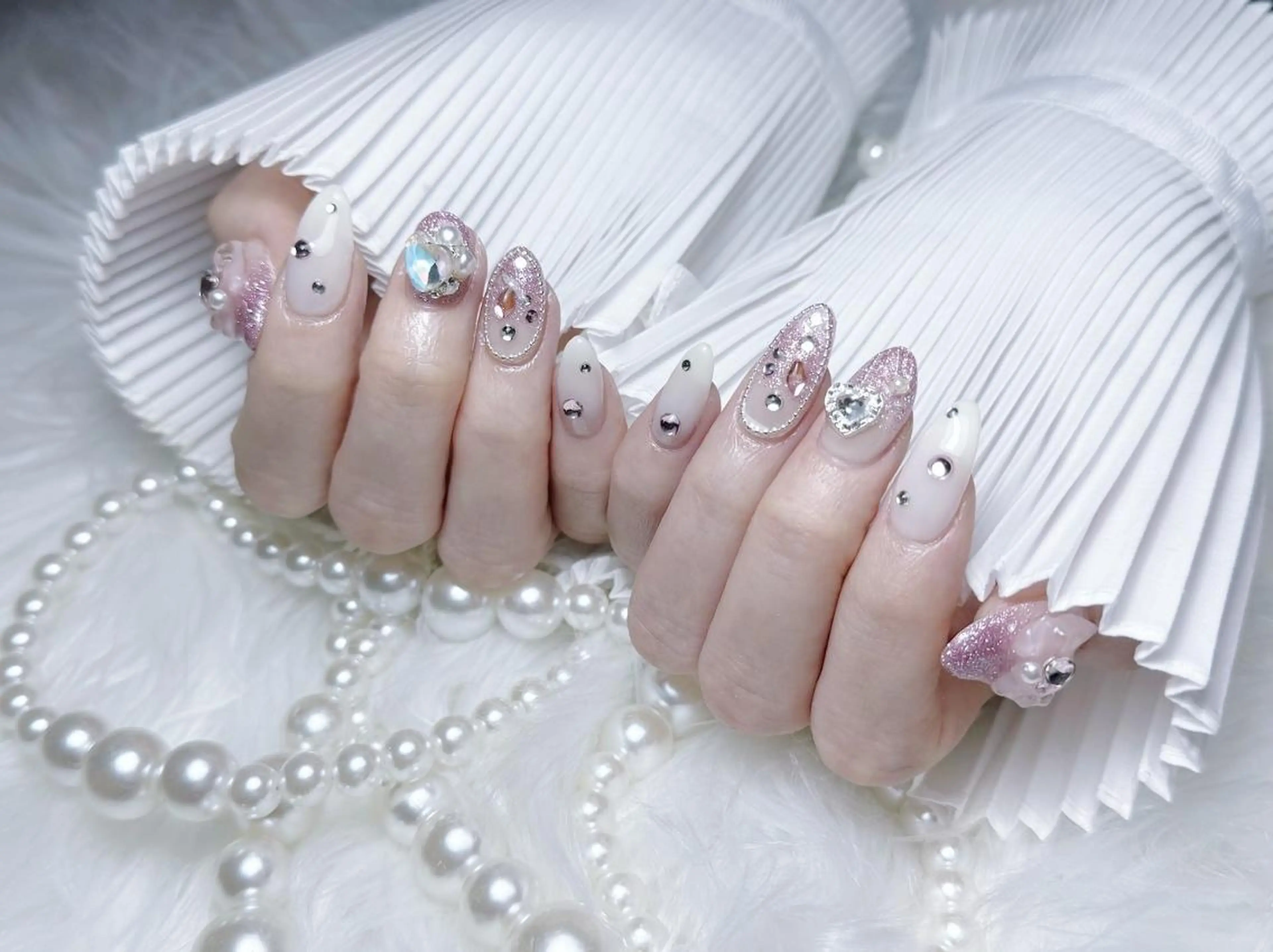 ネイル RAFFINE 月🦋🩵のネイルデザイン