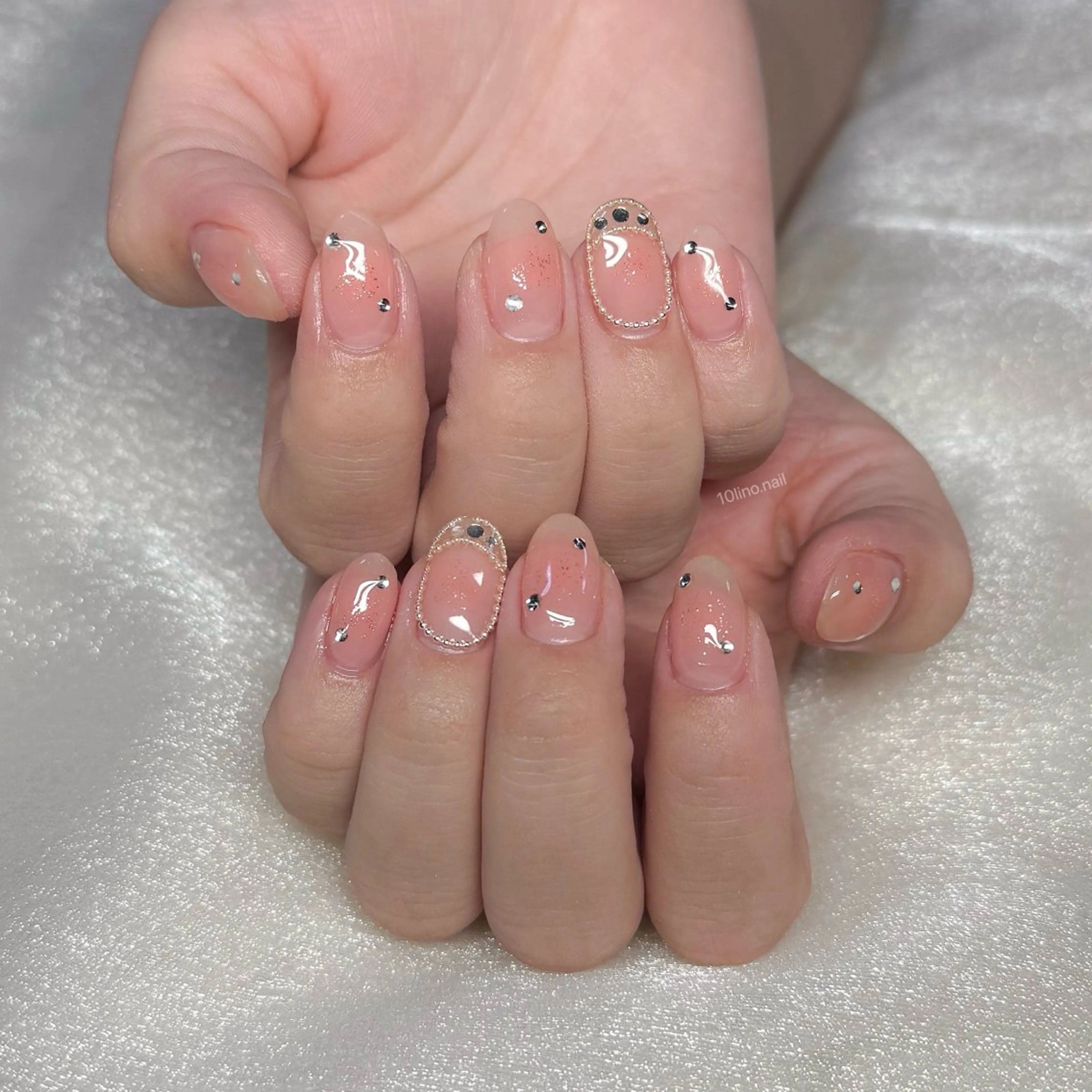 ネイル チークネイル ラメ(グリッター) シンプルネイル ストーンネイル ワンホンネイル Mネイルbranch所属・Mネイル伏見 【TORINO】のネイルデザイン