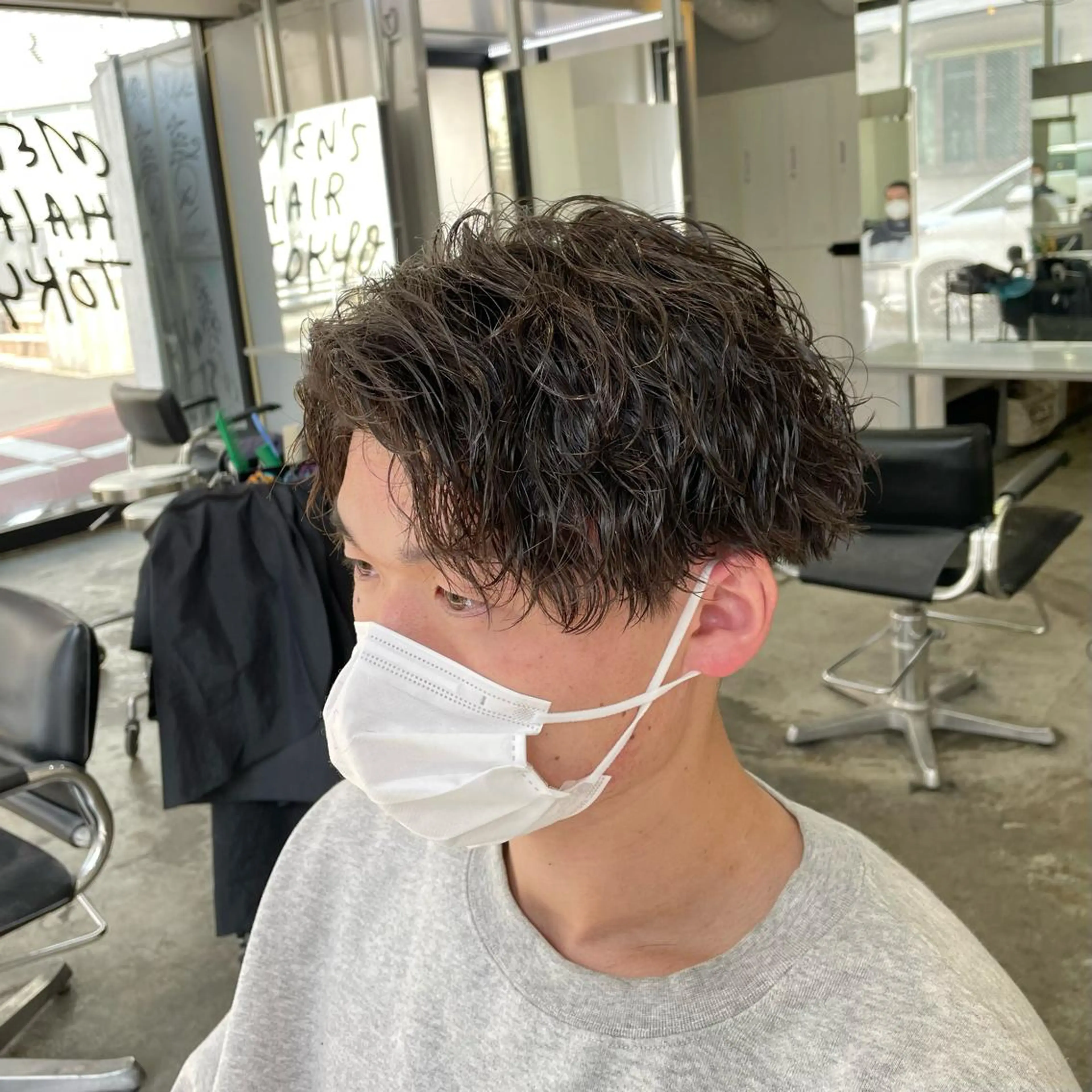 ショート パーマ メンズ センターパート 波巻きパーマ カット パーマ メンズ特化美容師/ 藤戸 椋のヘアスタイル