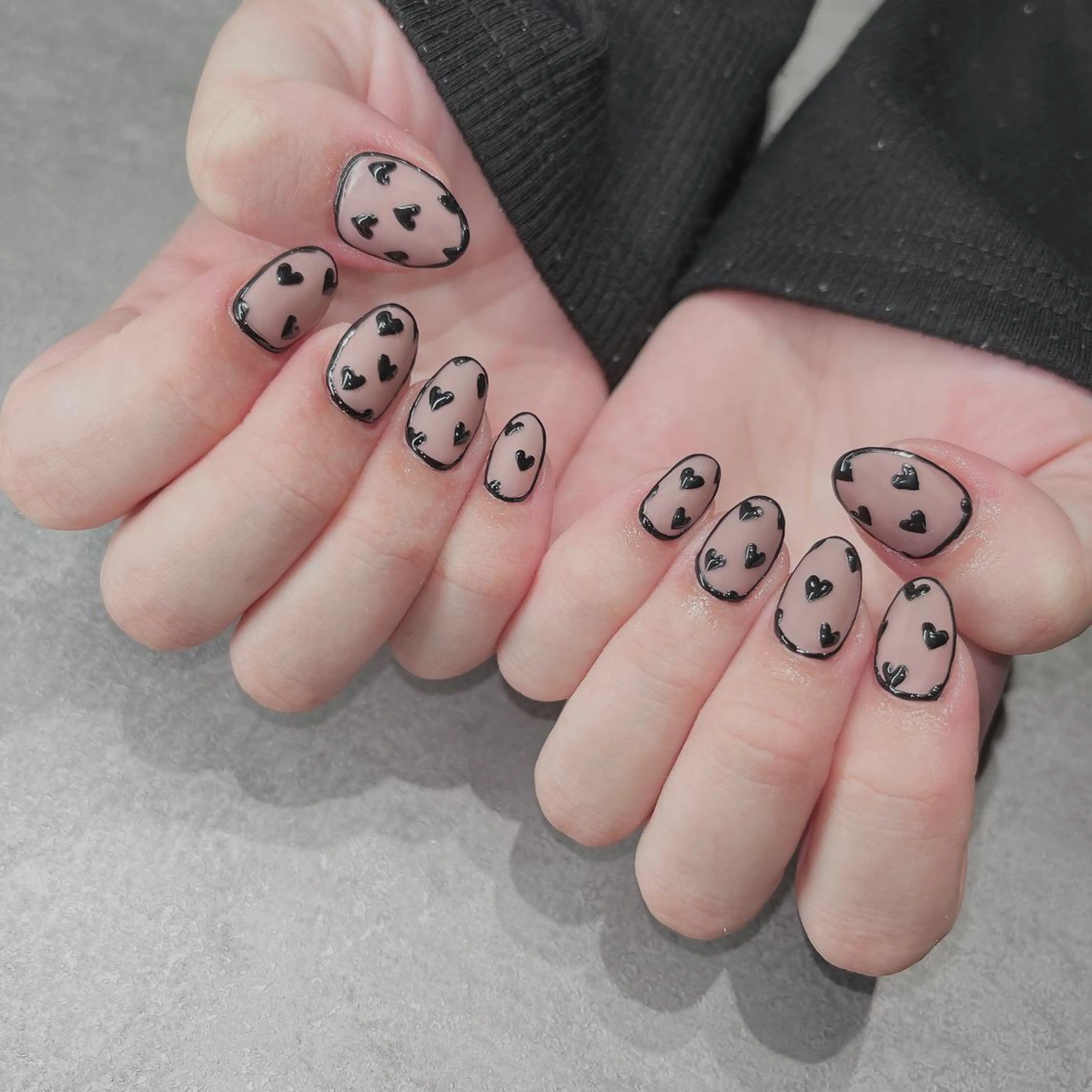 ネイル フットネイル フレンチネイル ジェルネイル ラメ(グリッター) ラメグラデーション ハンドネイル NEO Beauty Salon所属・𝐍𝐄𝐎 𝐉𝐔𝐑𝐈のネイルデザイン