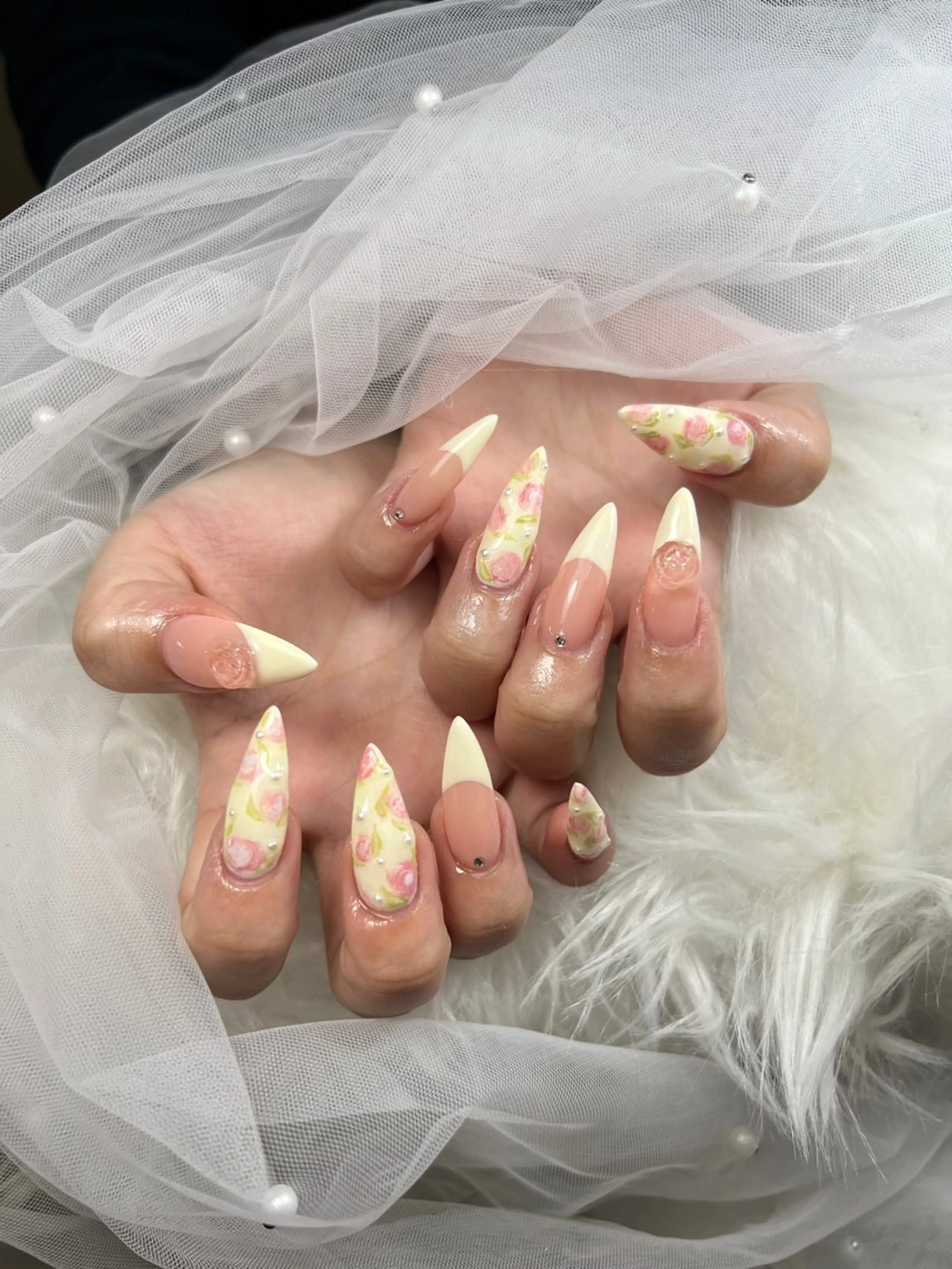 ネイル アートネイル オーロラネイル チークネイル 長さ出し フットネイル ハンドネイル フットネイル ハンドケア Noiranail_ studio川越西口のネイルデザイン