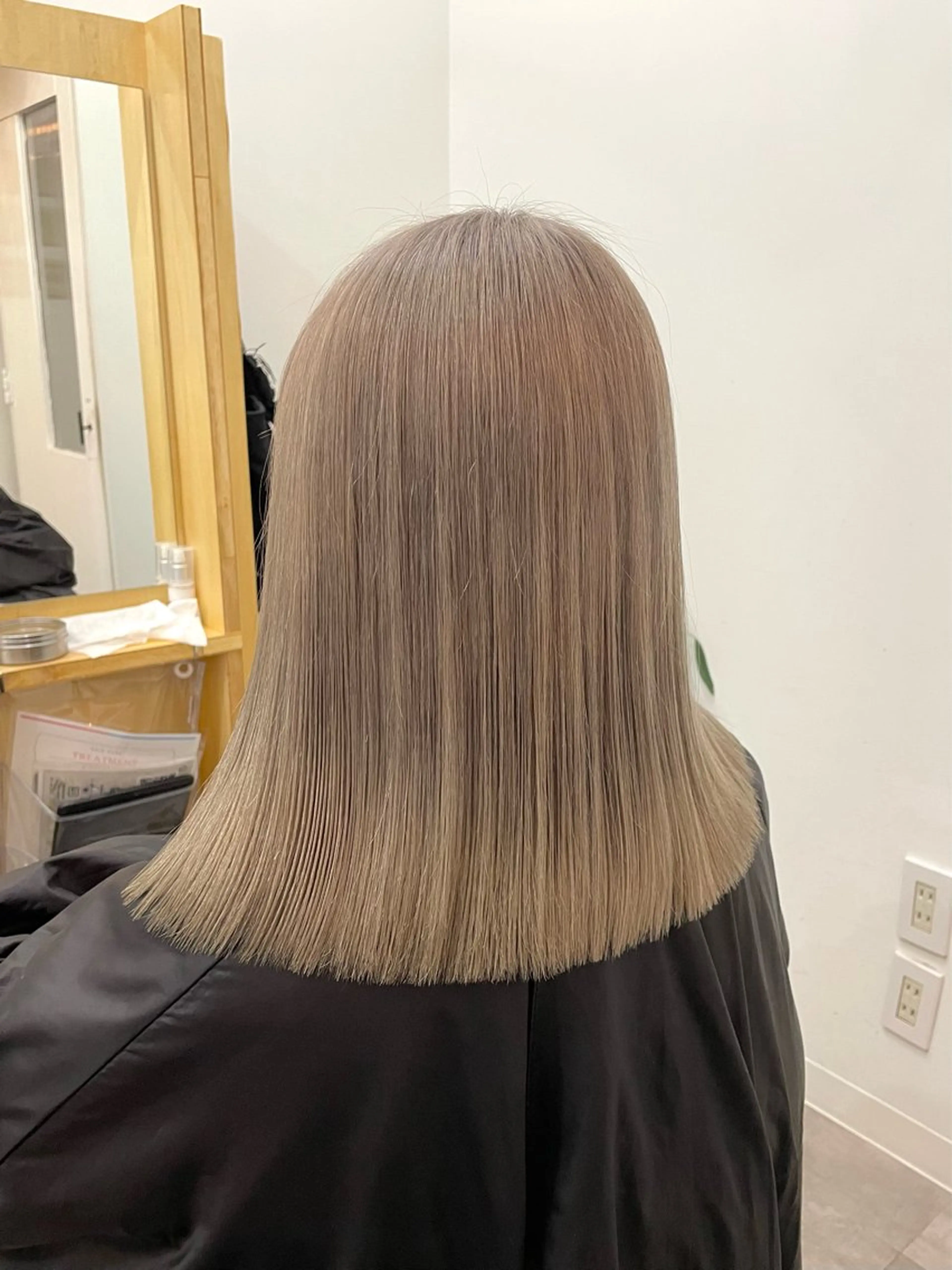 ミディアム LENA/原宿/ブリ ーチなしWカラー🌼のヘアスタイル