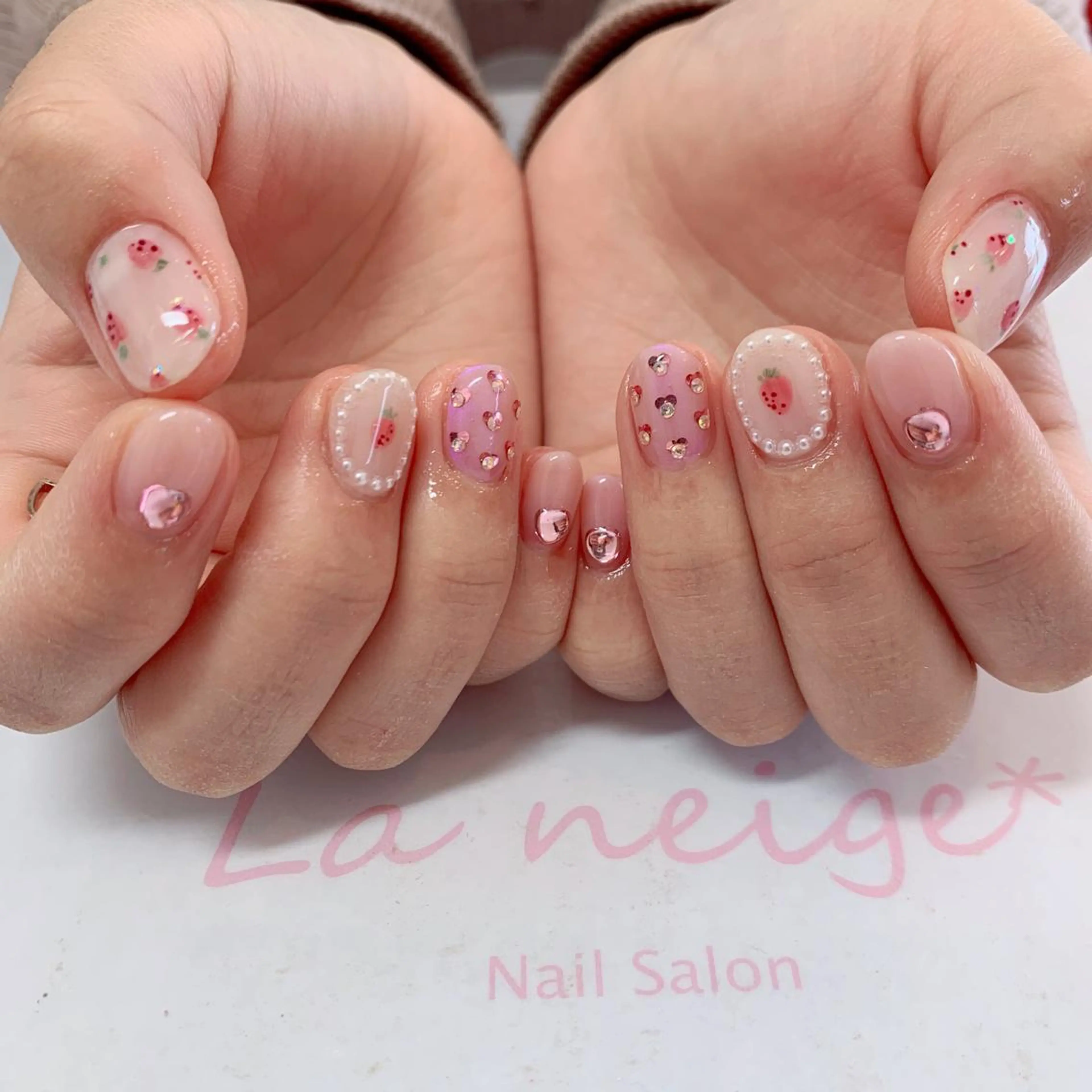 ネイル ハンドネイル La neige* yuki 🥯🍑のネイルデザイン