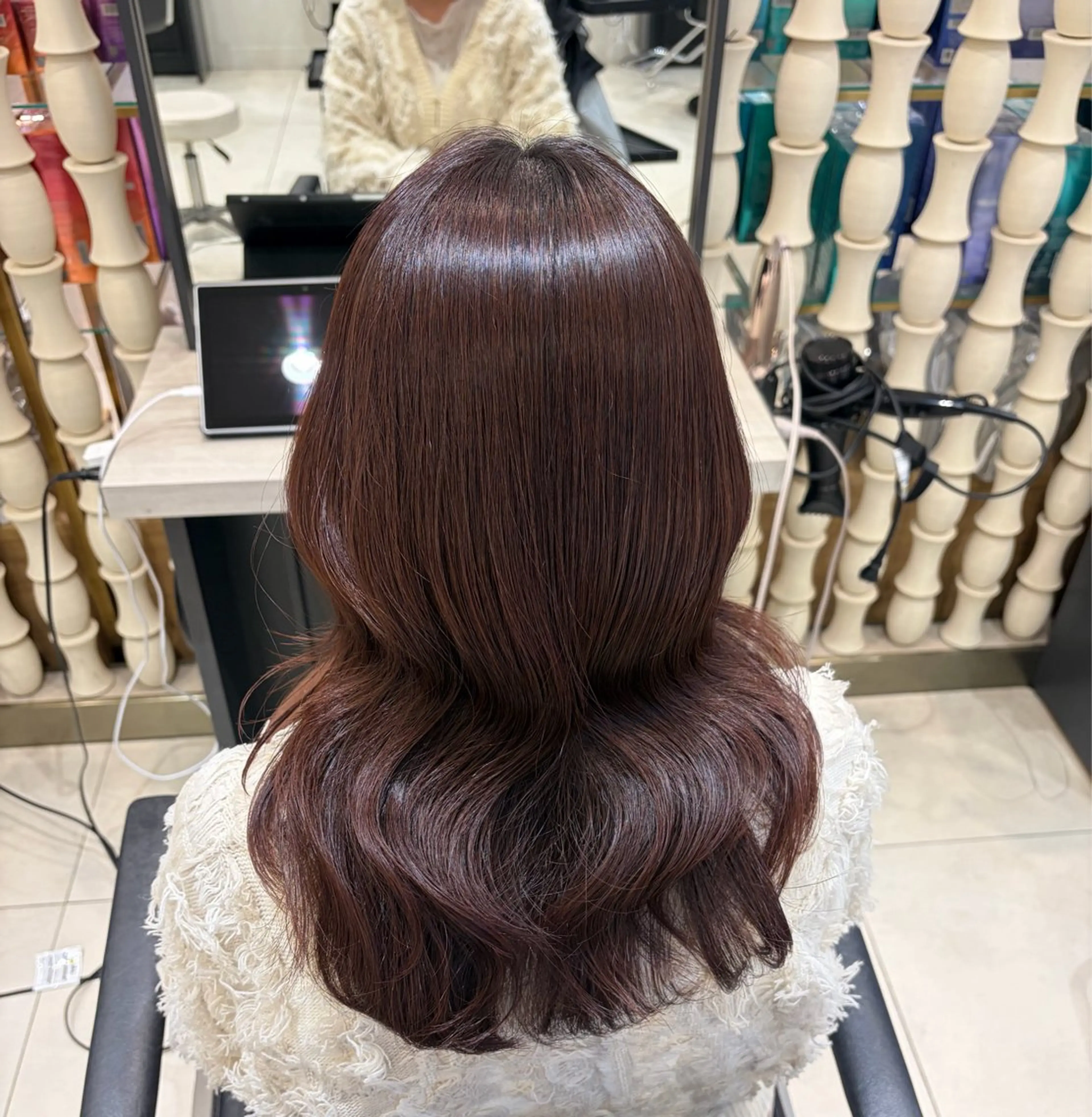 ミディアム ピンクブラウン すみれ✨レイヤー 🫧透明感カラーのヘアスタイル