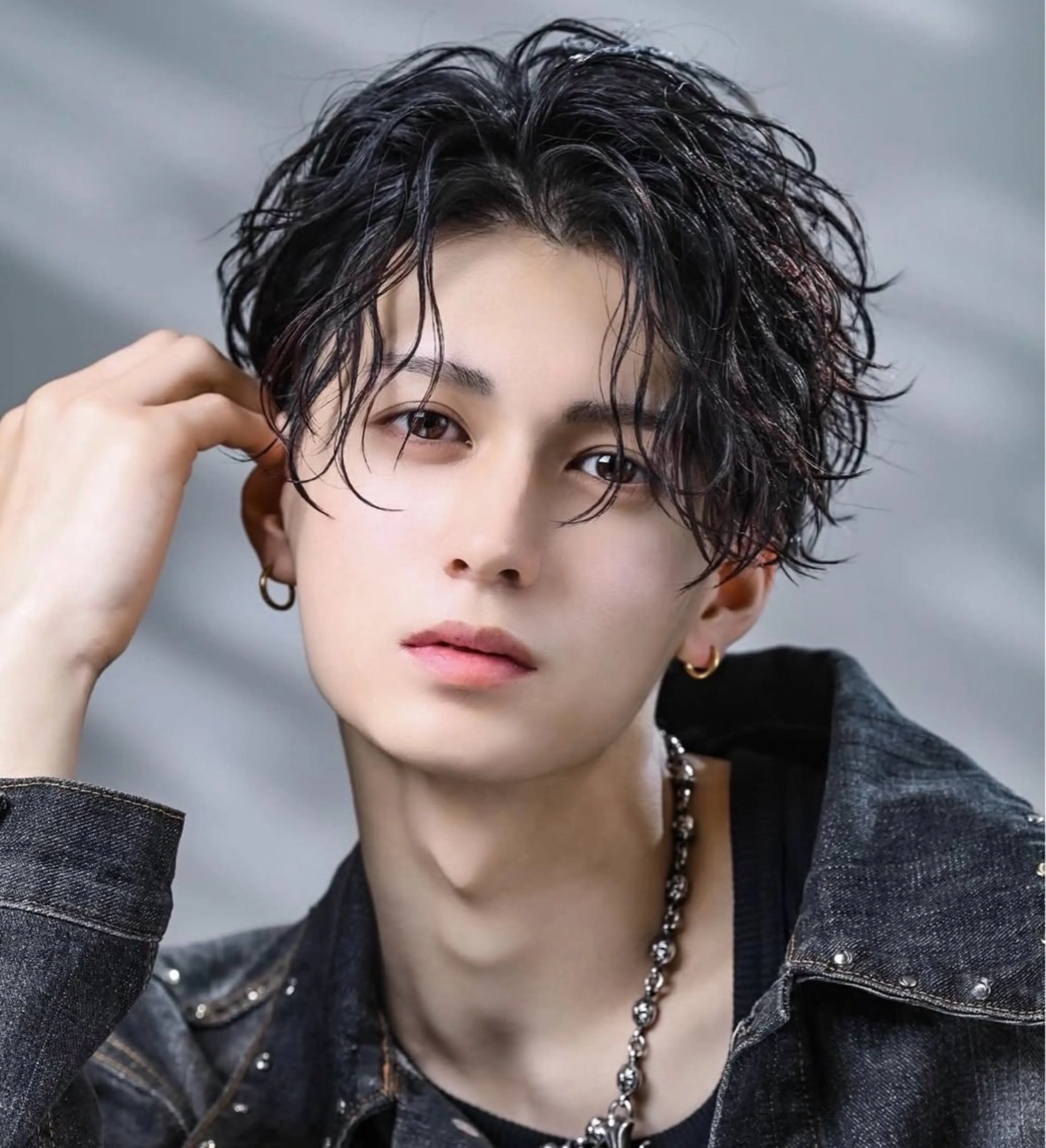 ショート パーマ メンズ メンズパーマ ツイストスパイラルパーマ スパイラルパーマ 三嶽 勝輝のヘアスタイル