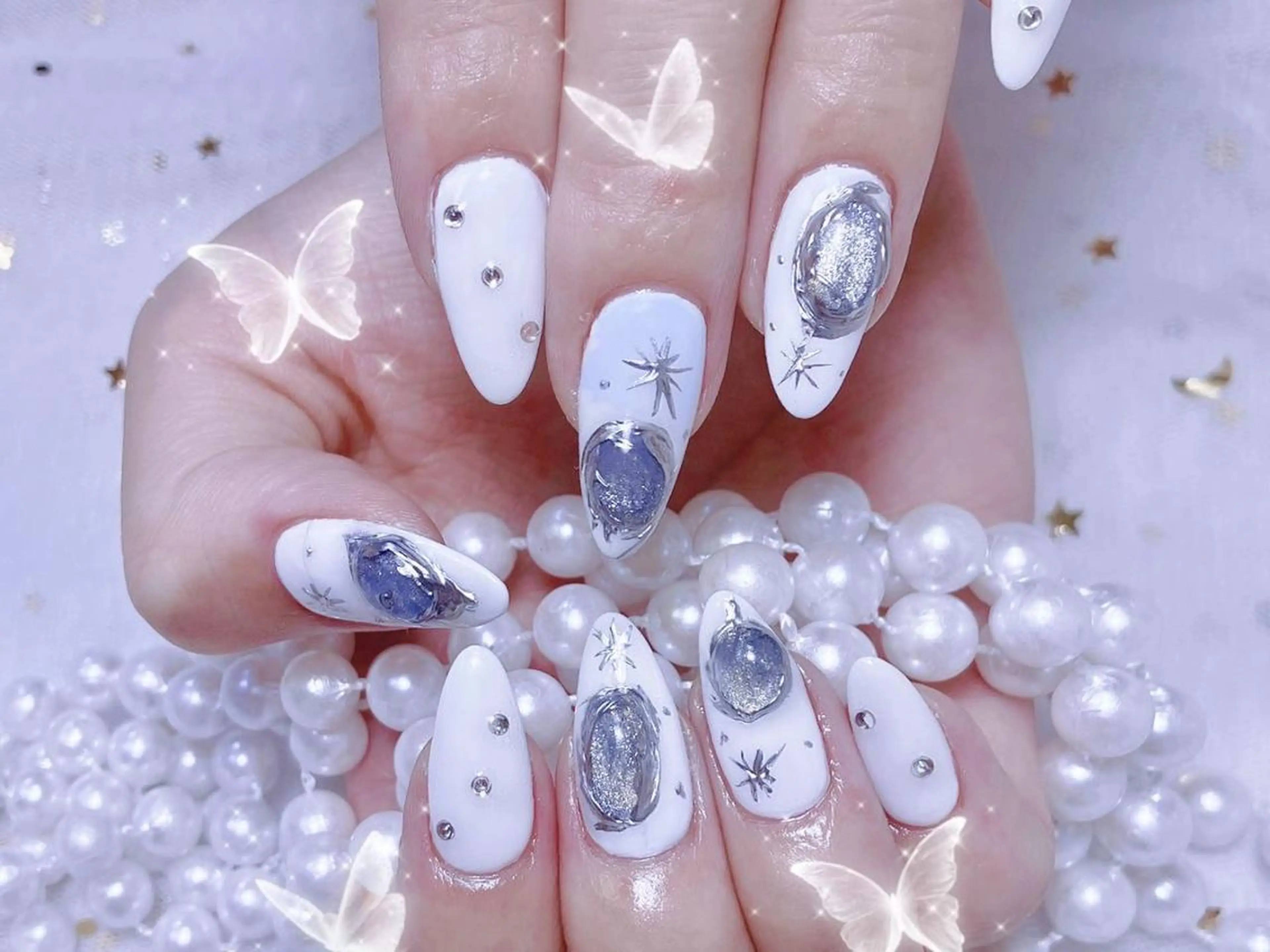 ネイル queensnail 🧸mikiのネイルデザイン